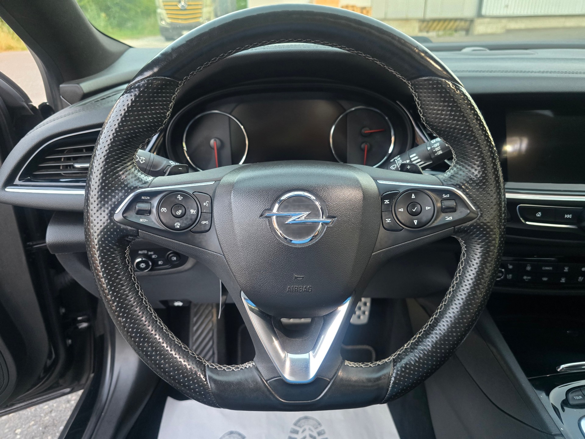 OPEL Insignia 2.0 T Sports Tourer Excellence 4WD Automat.-image-20