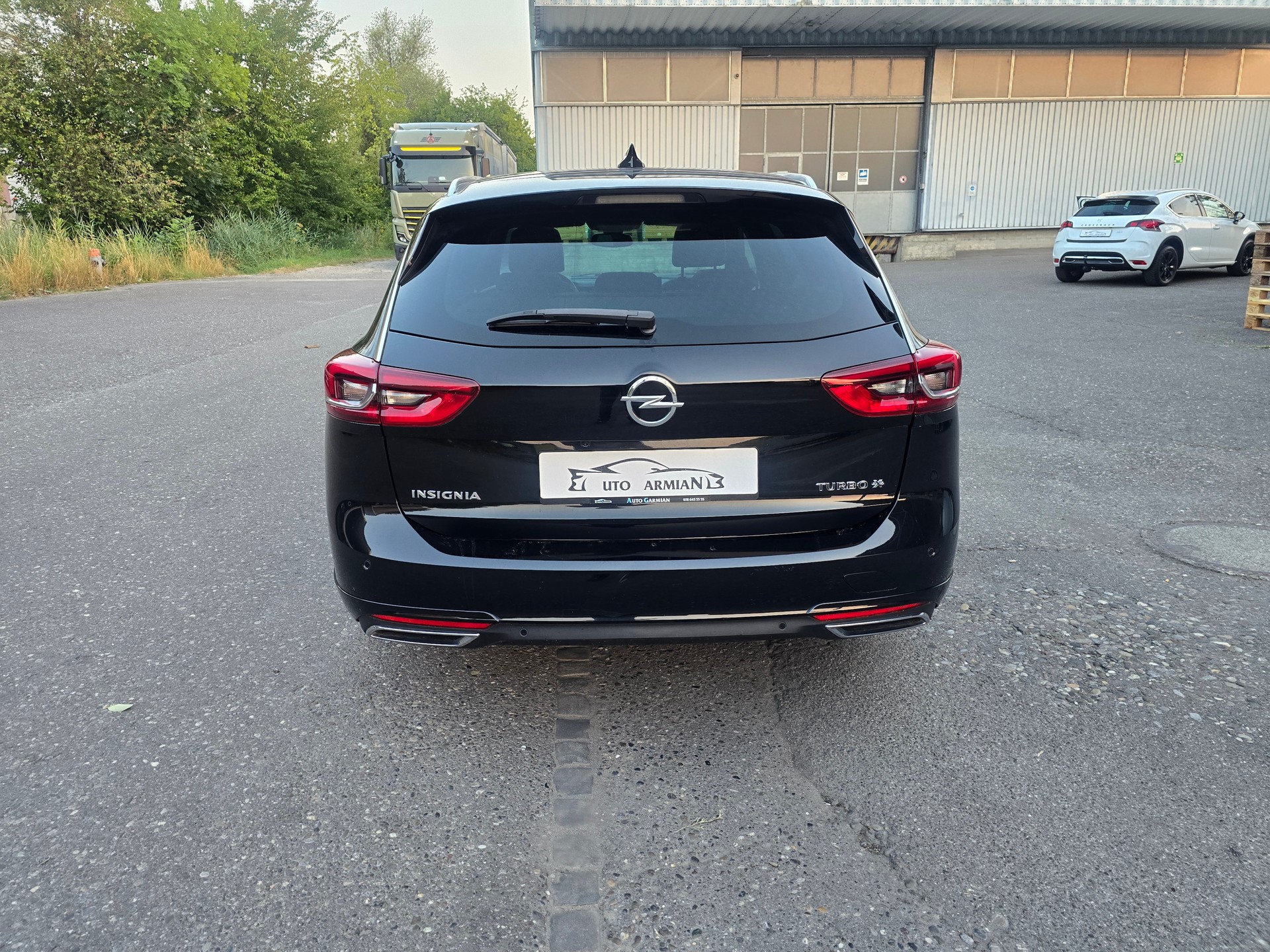 OPEL Insignia 2.0 T Sports Tourer Excellence 4WD Automat.-showroom-element-3