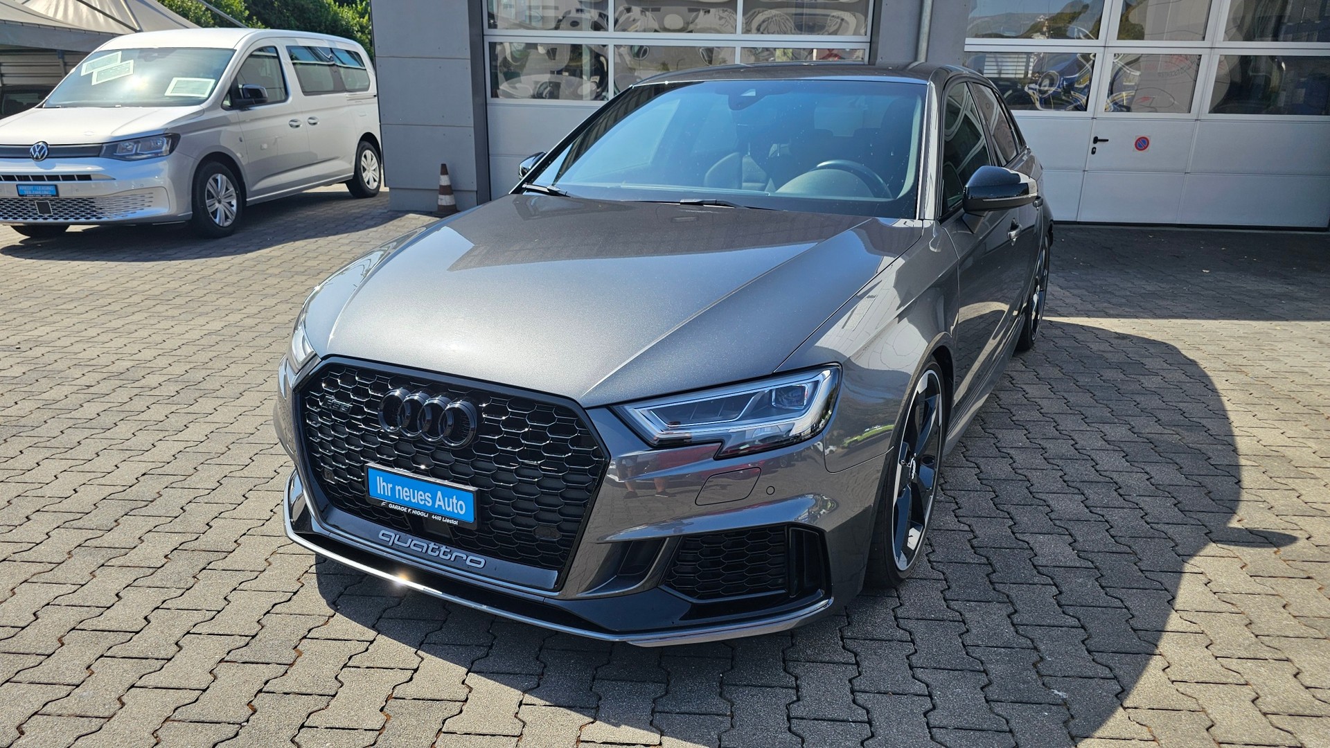 AUDI RS3 Sportback 2.5 TSI quattro S-tronic-image-18