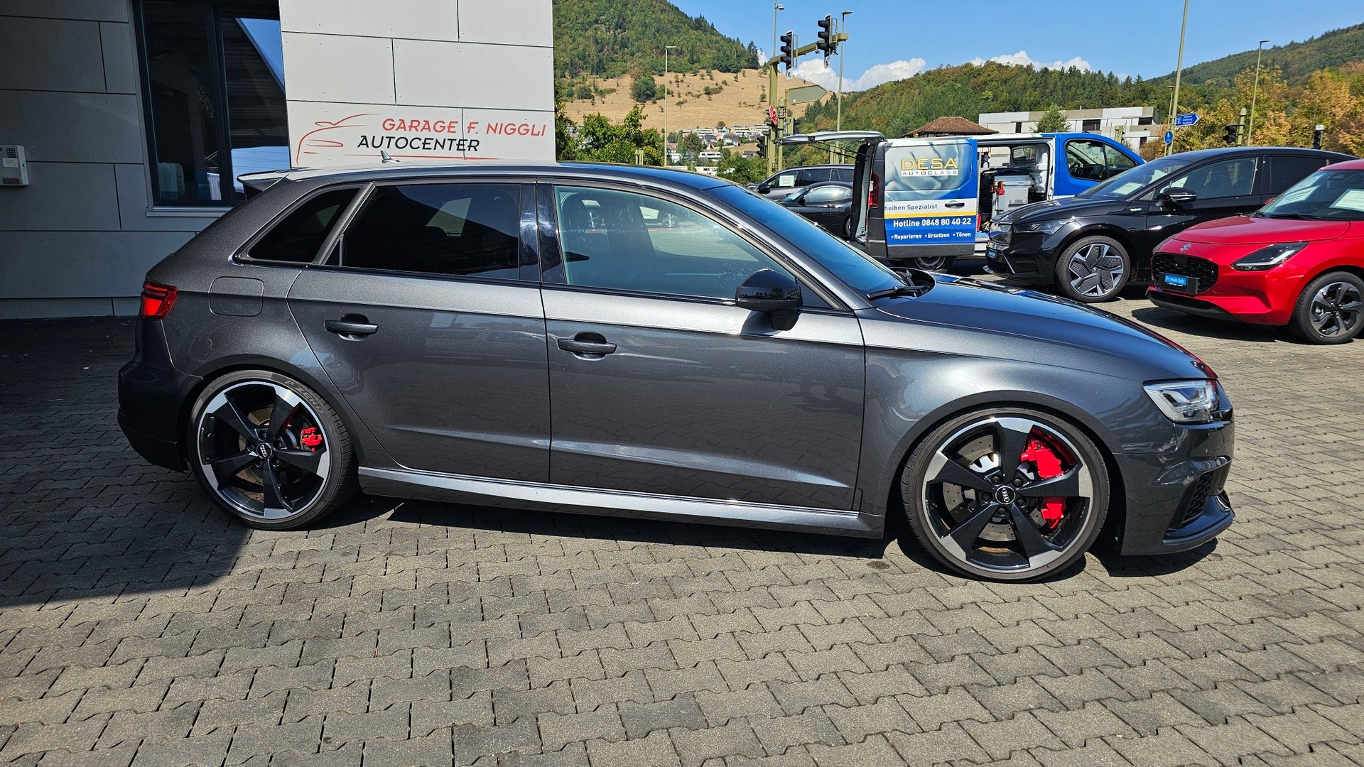 AUDI RS3 Sportback 2.5 TSI quattro S-tronic-showroom-element-3