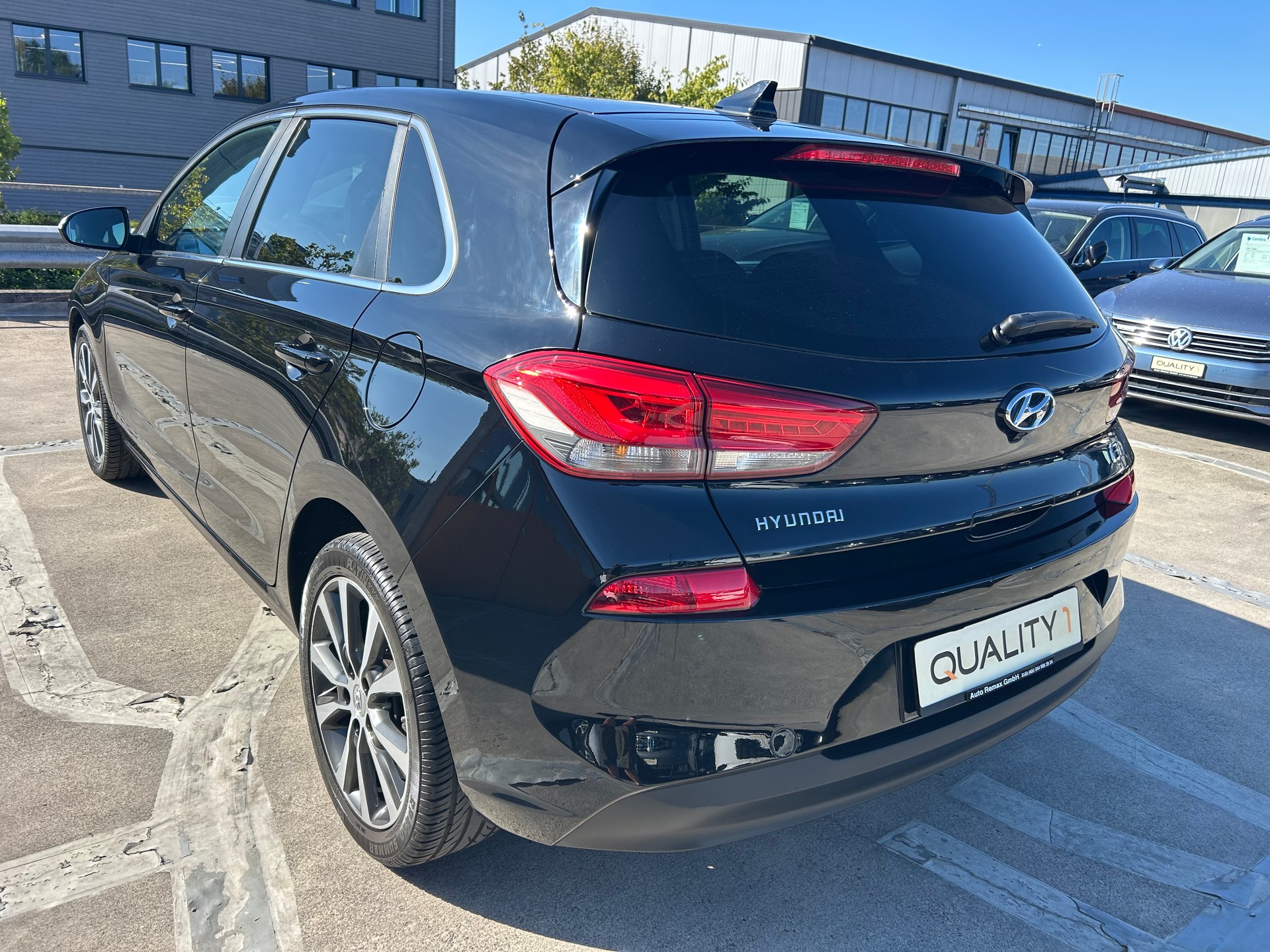 HYUNDAI i30 1.6 CRDi Launch-showroom-element-2