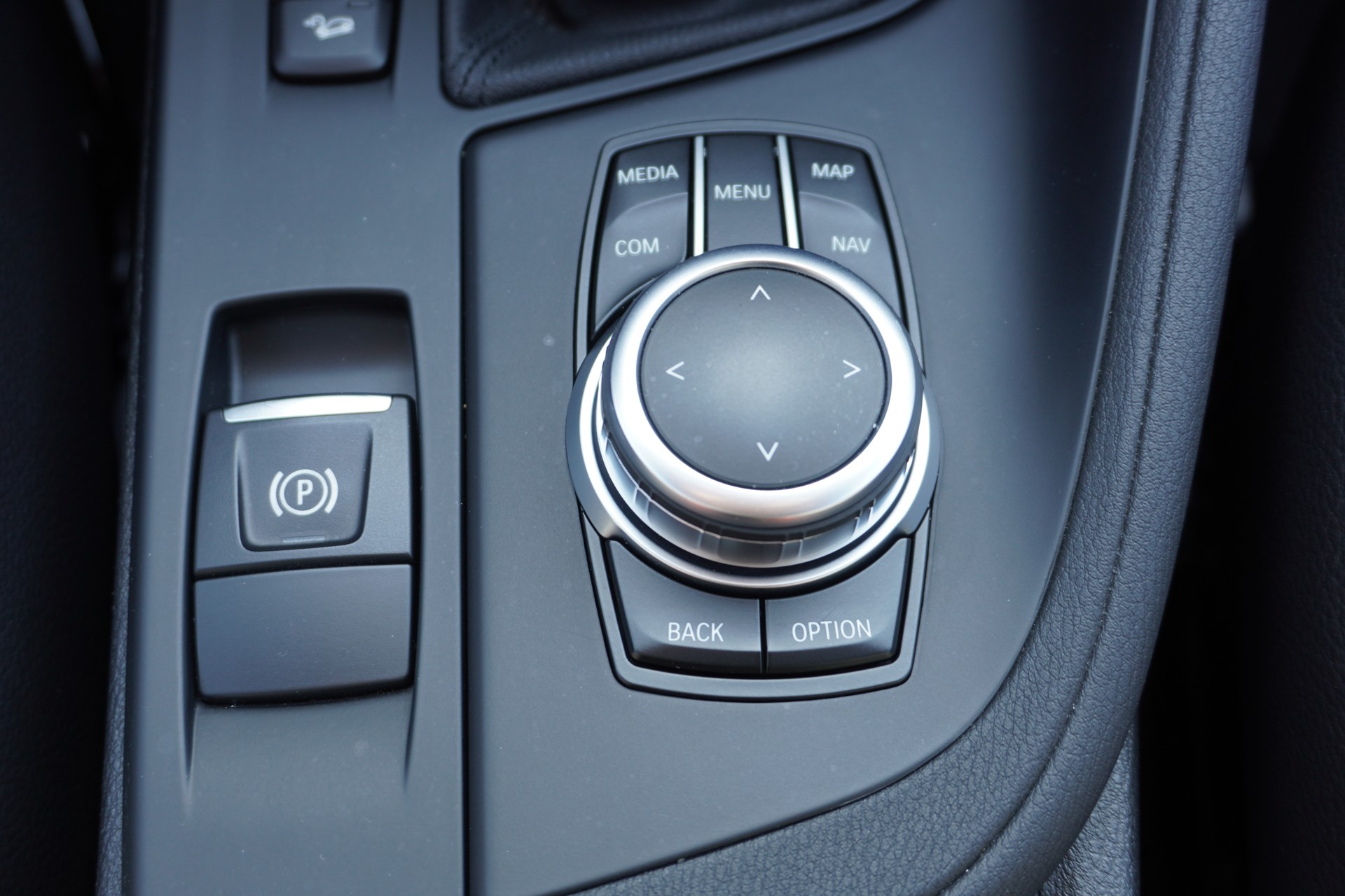 BMW X1 xDrive 20i Steptronic-image-17