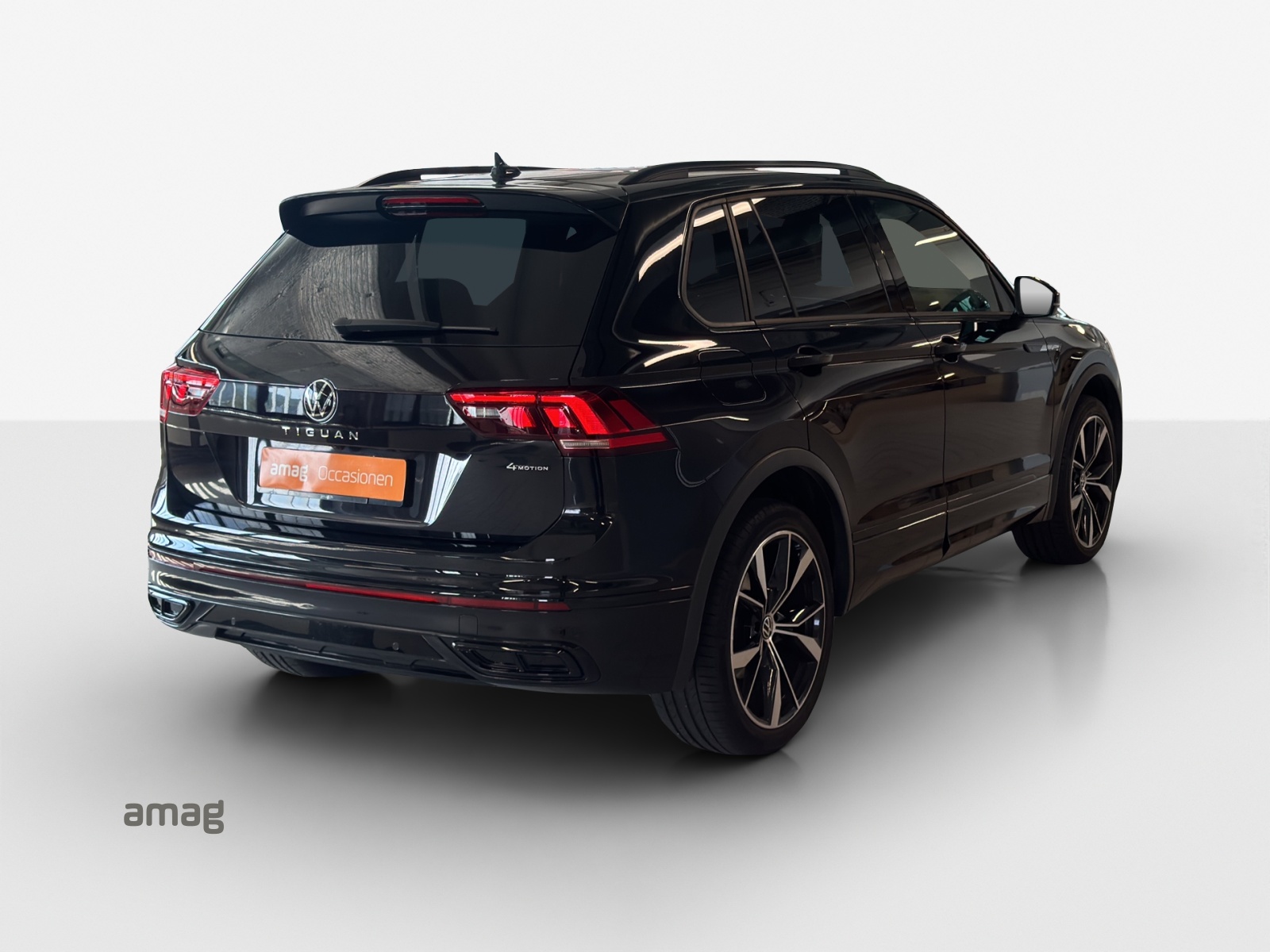 VW Tiguan 2.0TSI R-Line 4Motion DSG-showroom-element-2