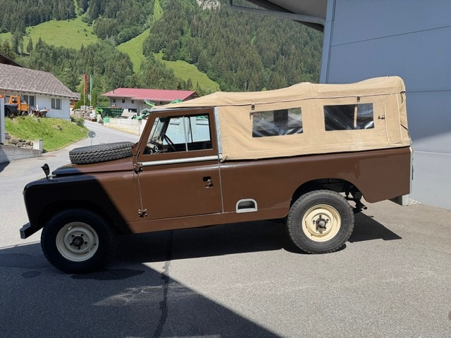 LAND ROVER Land Rover 109 Serie II-image-4