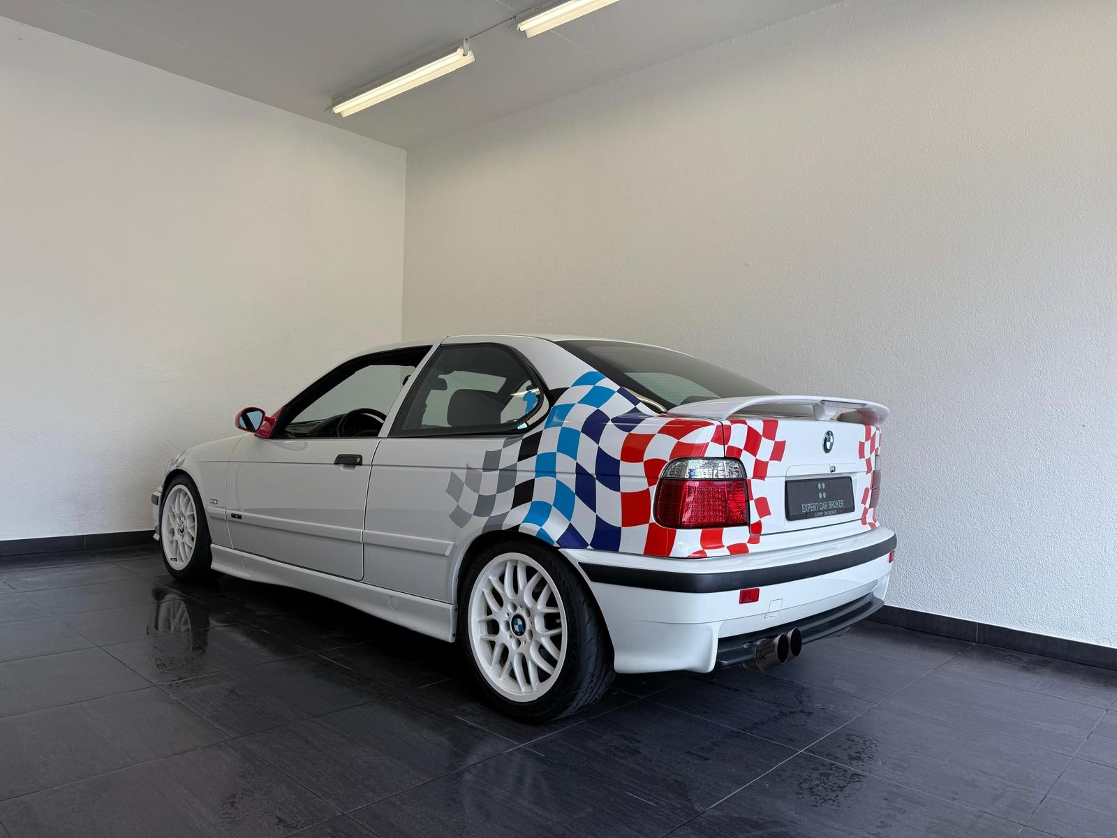 BMW 318ti Compact STW-image-9