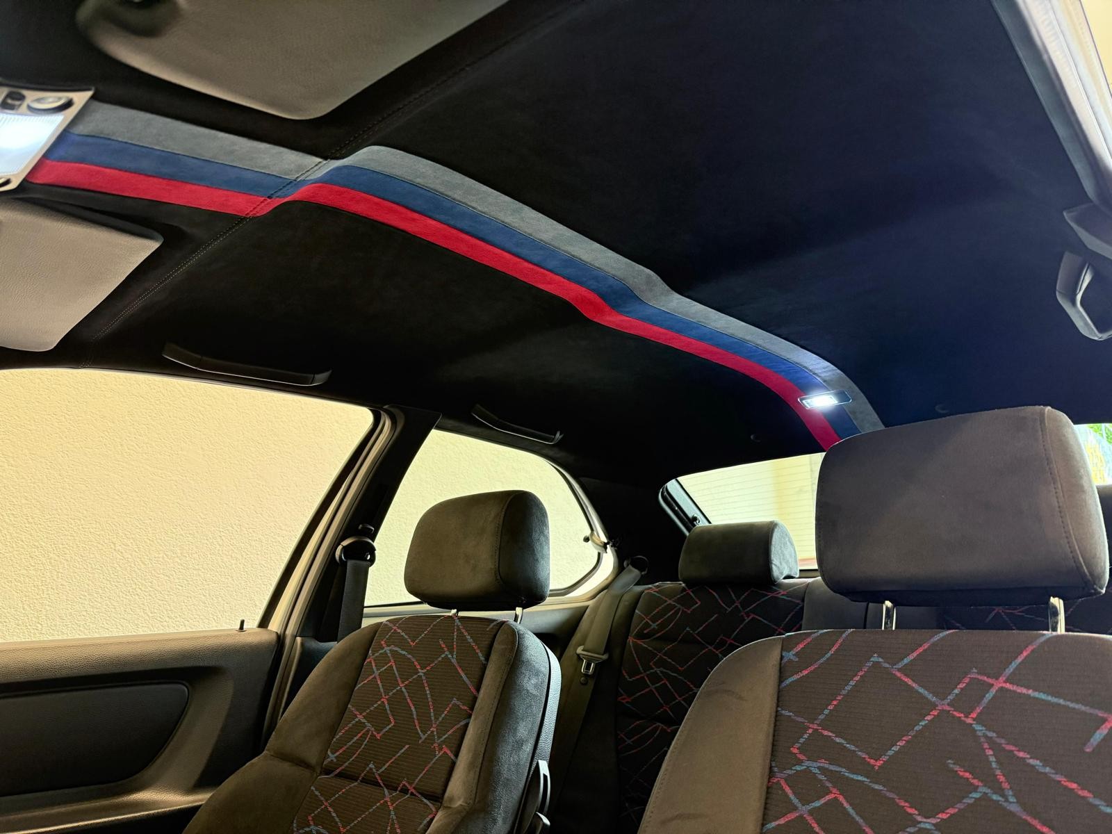 BMW 318ti Compact STW-image-11
