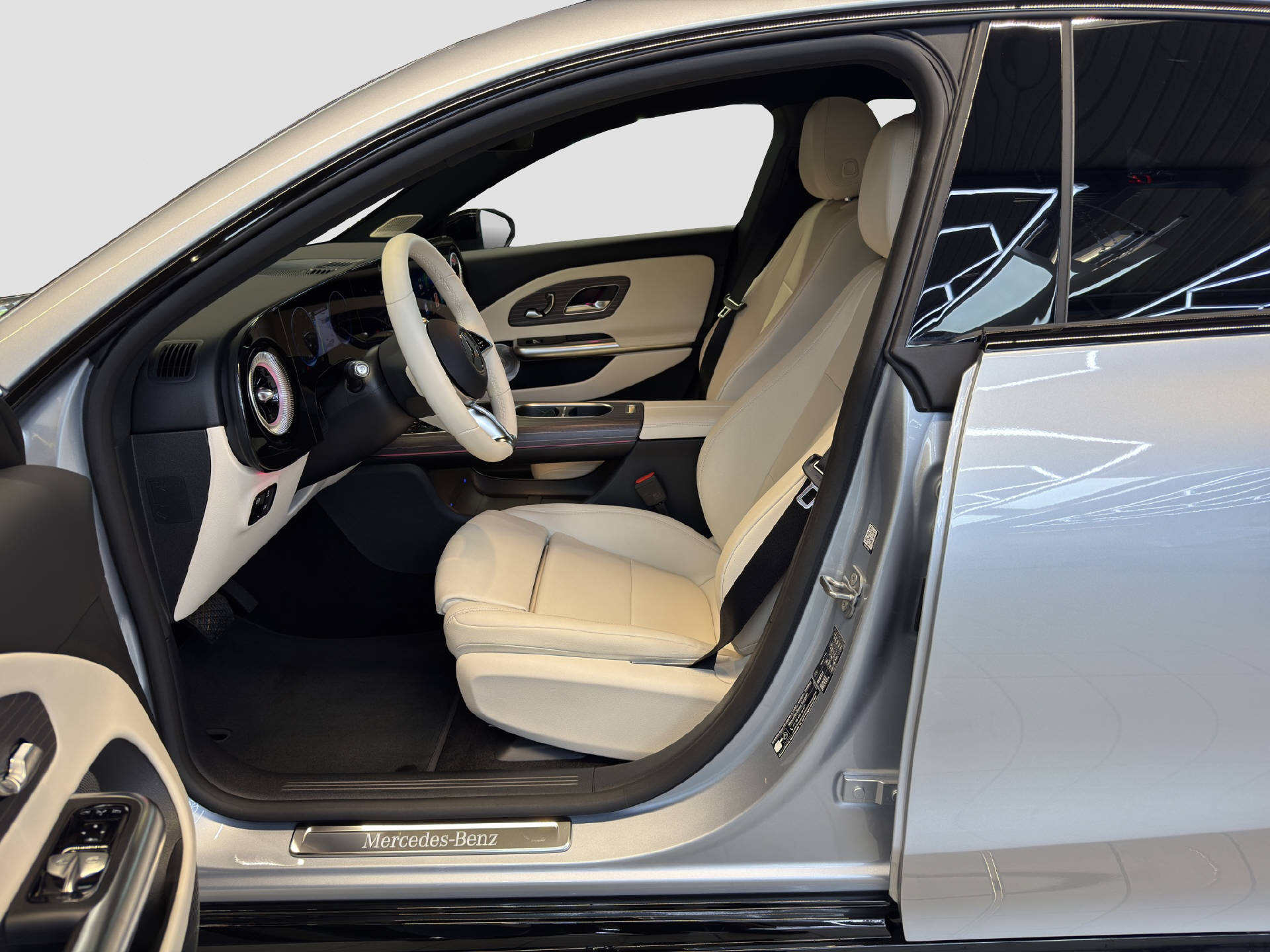 MERCEDES-BENZ CLA 350 Progressive 4MATIC EQ-image-7
