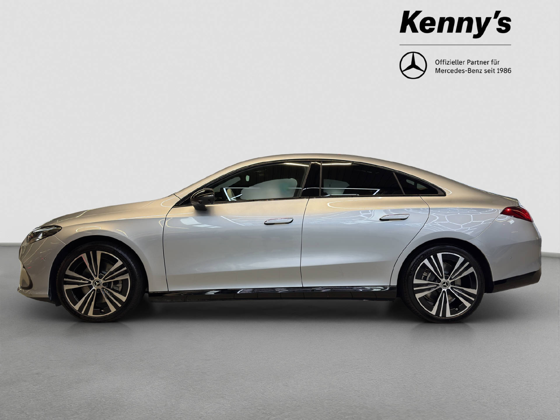 MERCEDES-BENZ CLA 350 Progressive 4MATIC EQ-showroom-element-3