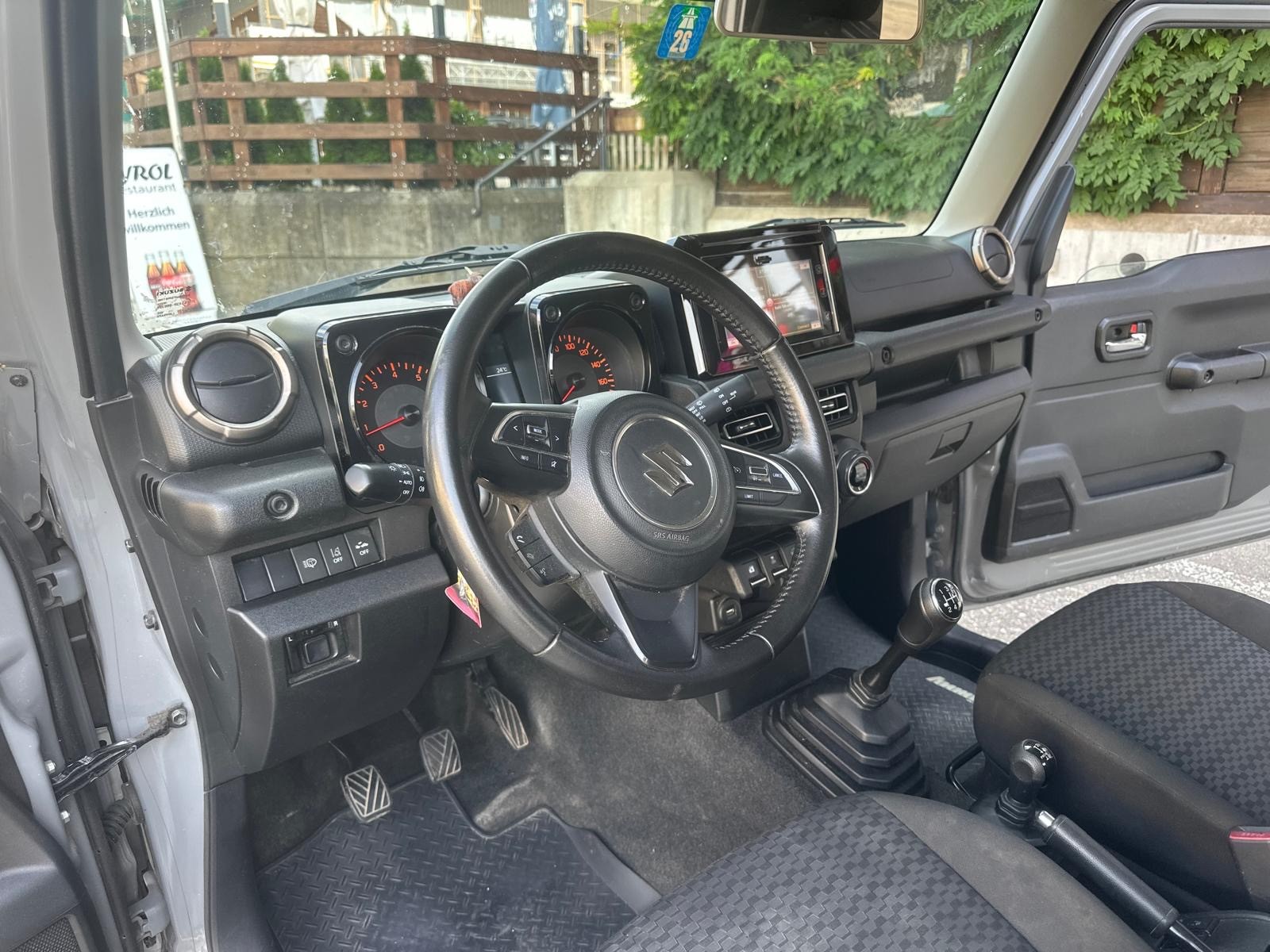 SUZUKI Jimny 1.5 Compact+ 4x4-image-8