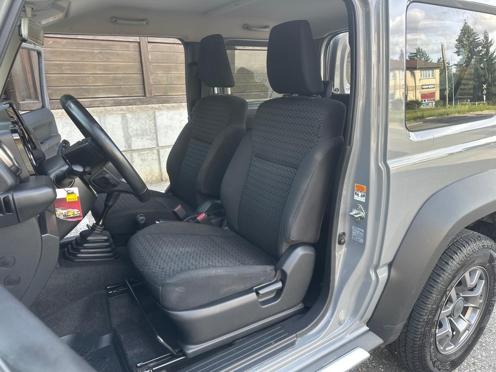 SUZUKI Jimny 1.5 Compact+ 4x4-image-9