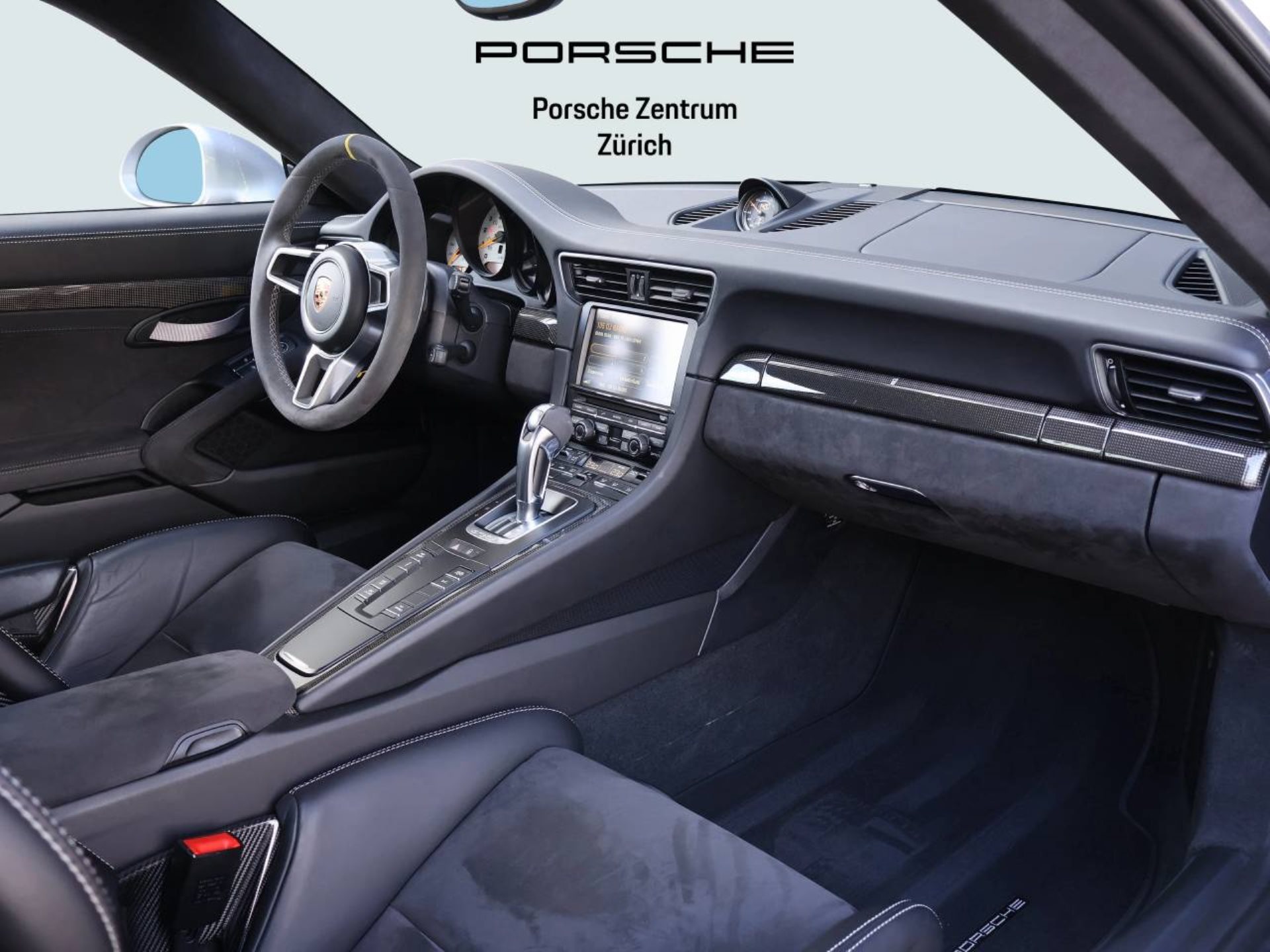 PORSCHE 911 GT3 RS-image-13
