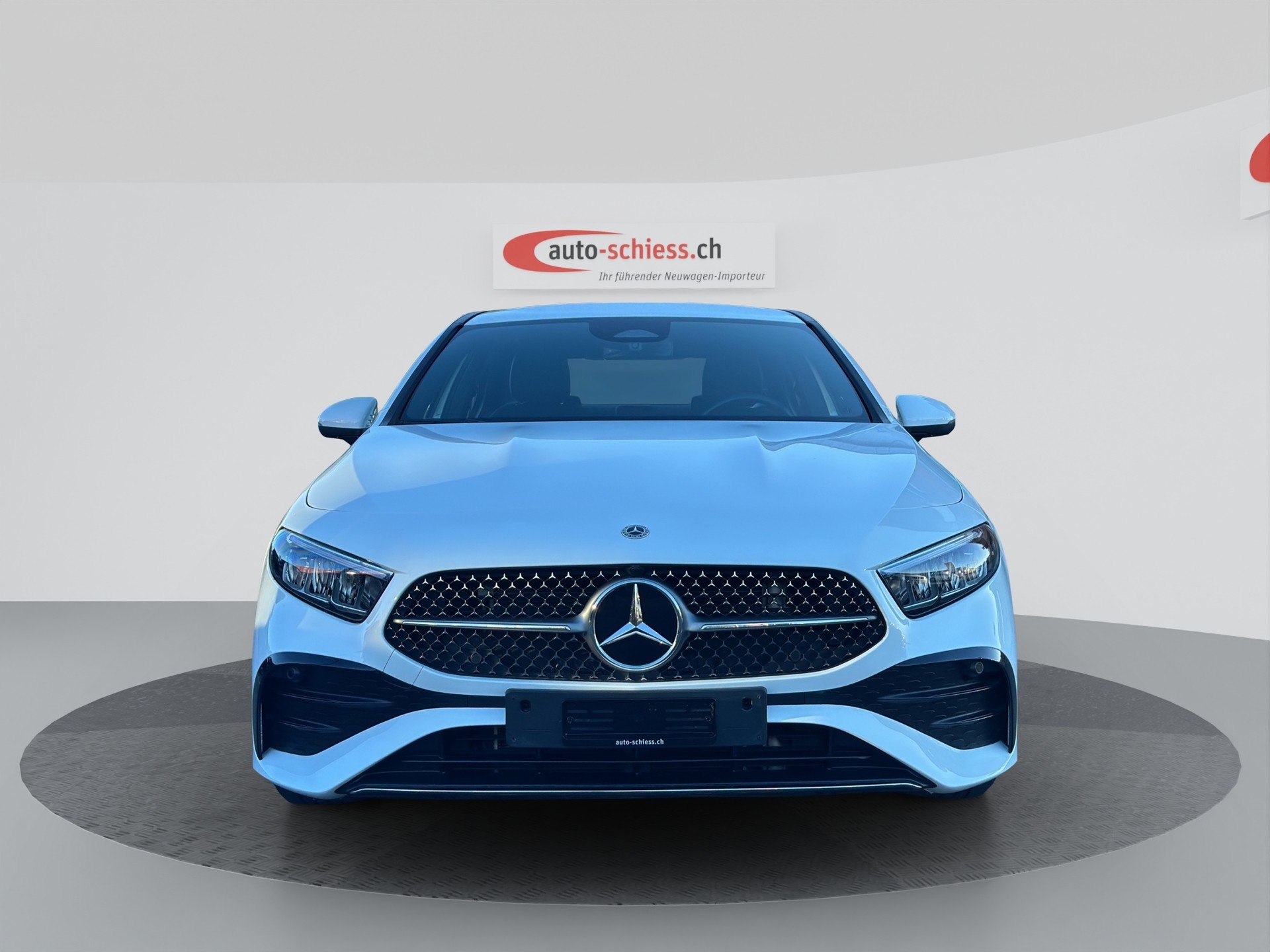 MERCEDES-BENZ A 180 7G-DCT AMG Line-showroom-element-2