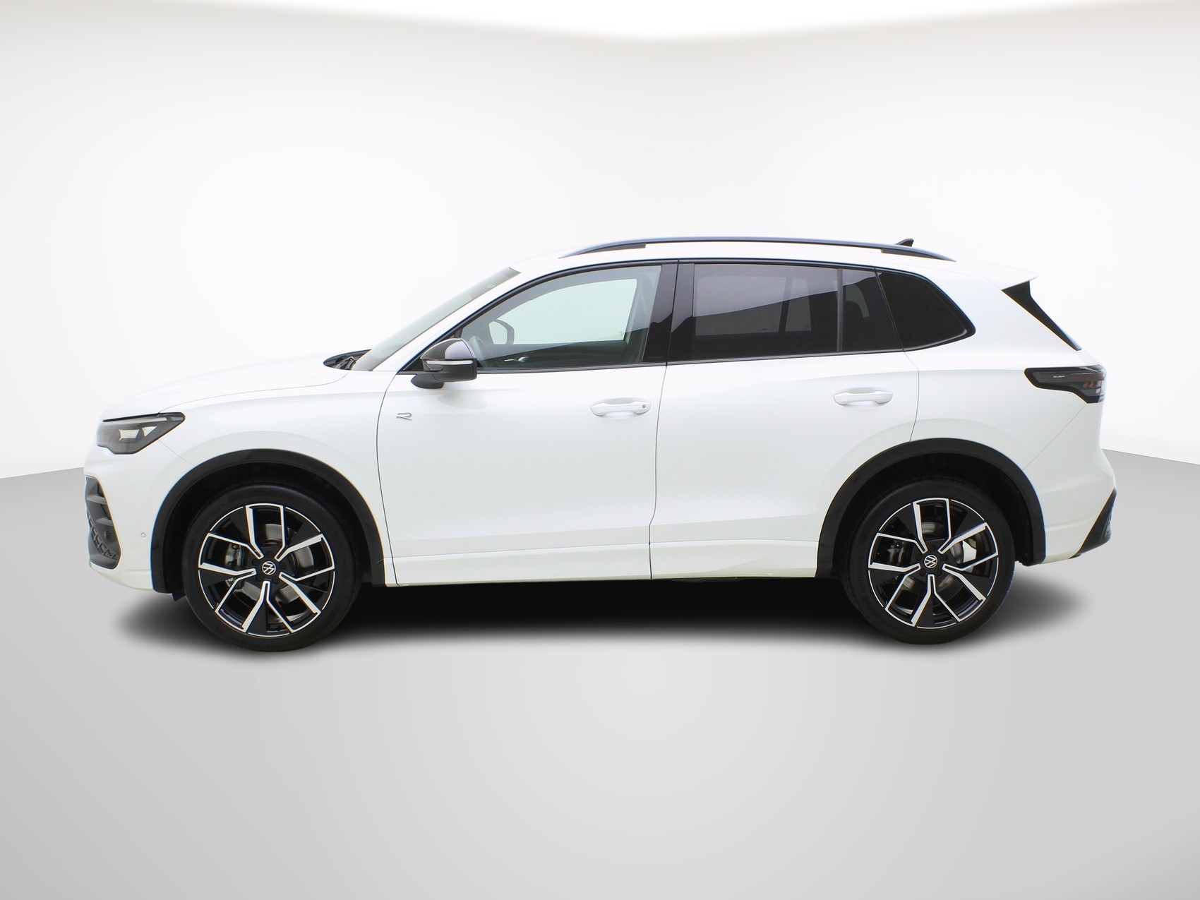 VW Tiguan 2.0 TSI DSG R-Line Black Style 4Motion-showroom-element-2
