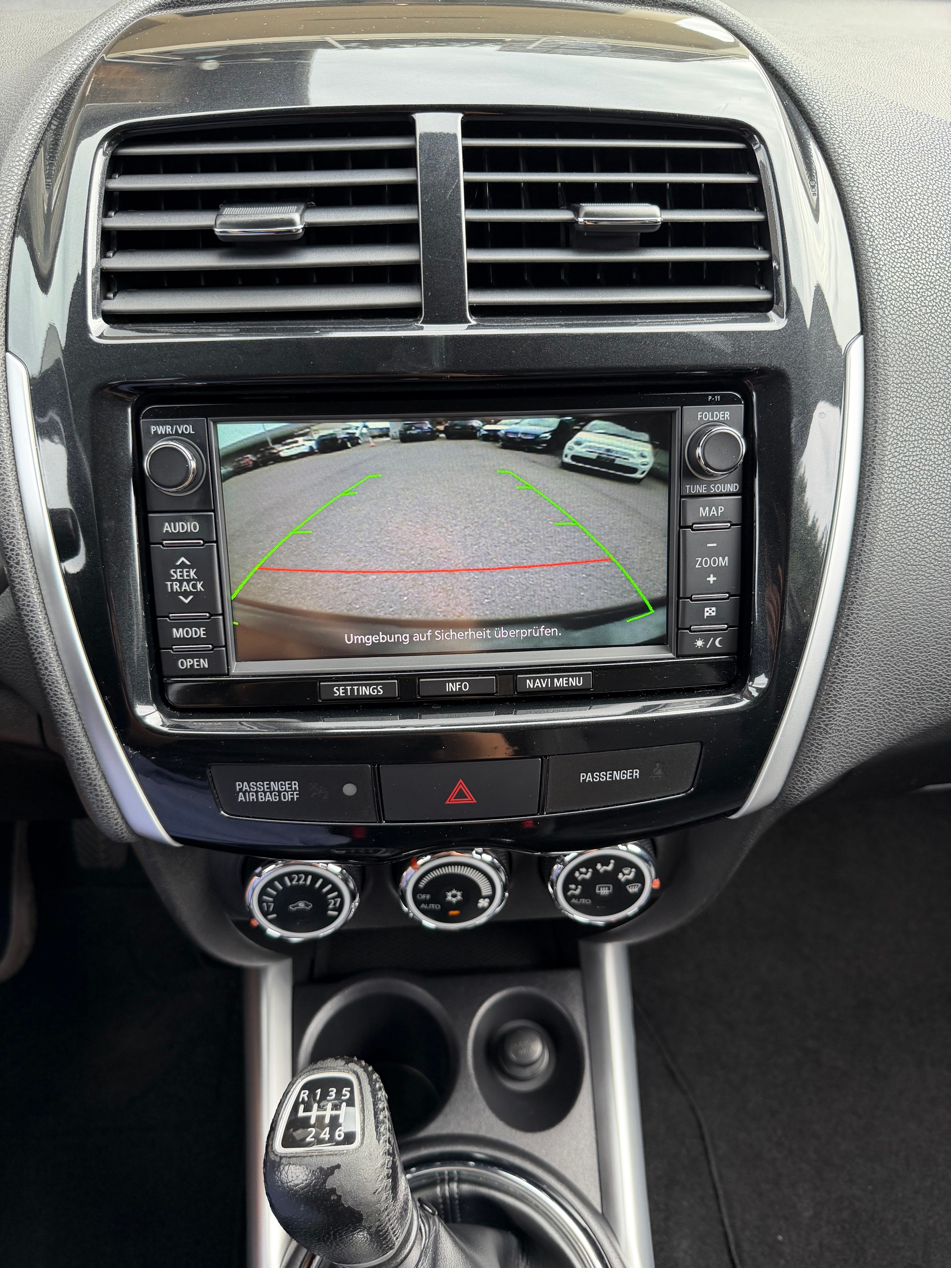 PEUGEOT 4008 1.8 HDi Allure 4WD-image-15