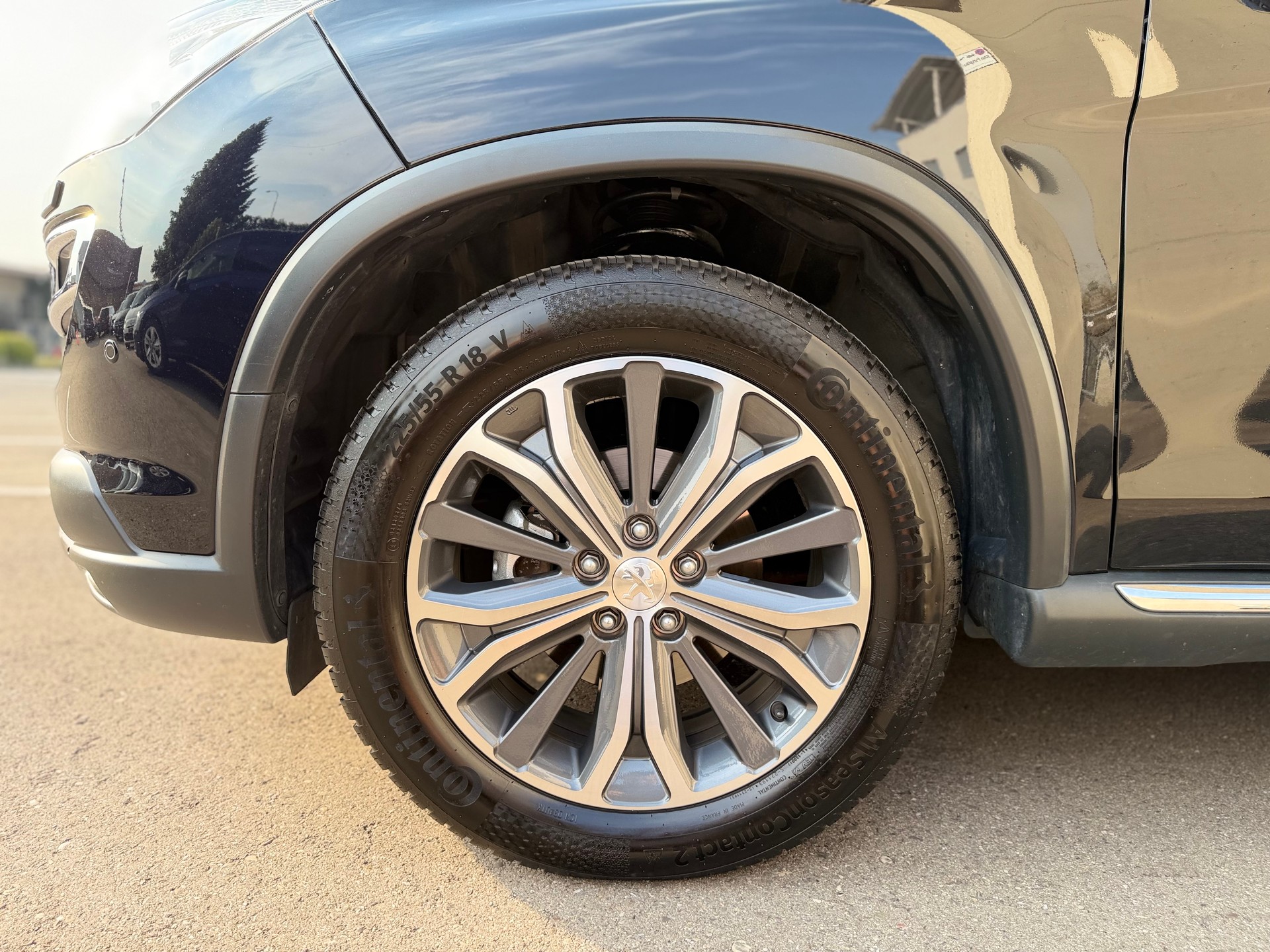 PEUGEOT 4008 1.8 HDi Allure 4WD-image-6