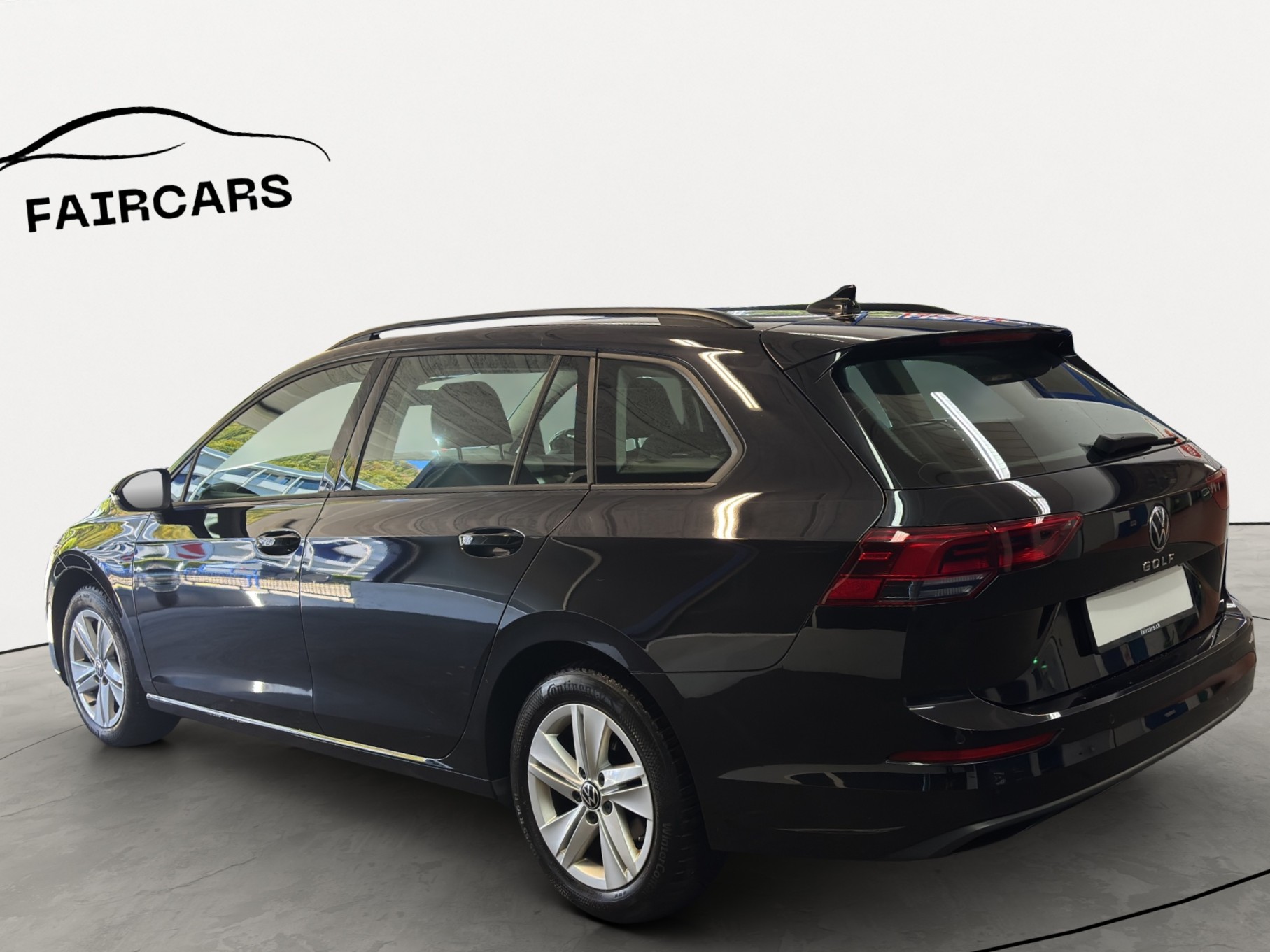 VW Golf Variant 2.0 TDI Life DSG-showroom-element-3