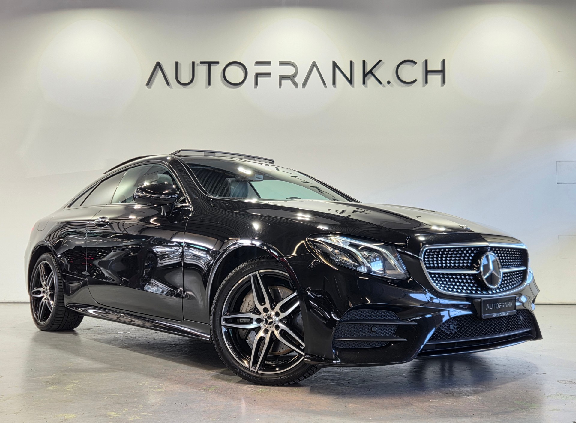 MERCEDES-BENZ E 400 AMG Line 4matic Coupé-showroom-element-2