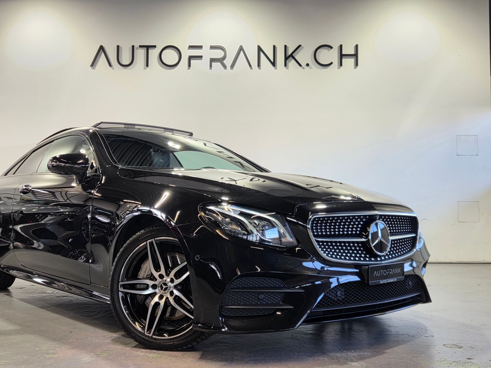 MERCEDES-BENZ E 400 AMG Line 4matic Coupé-showroom-element-3