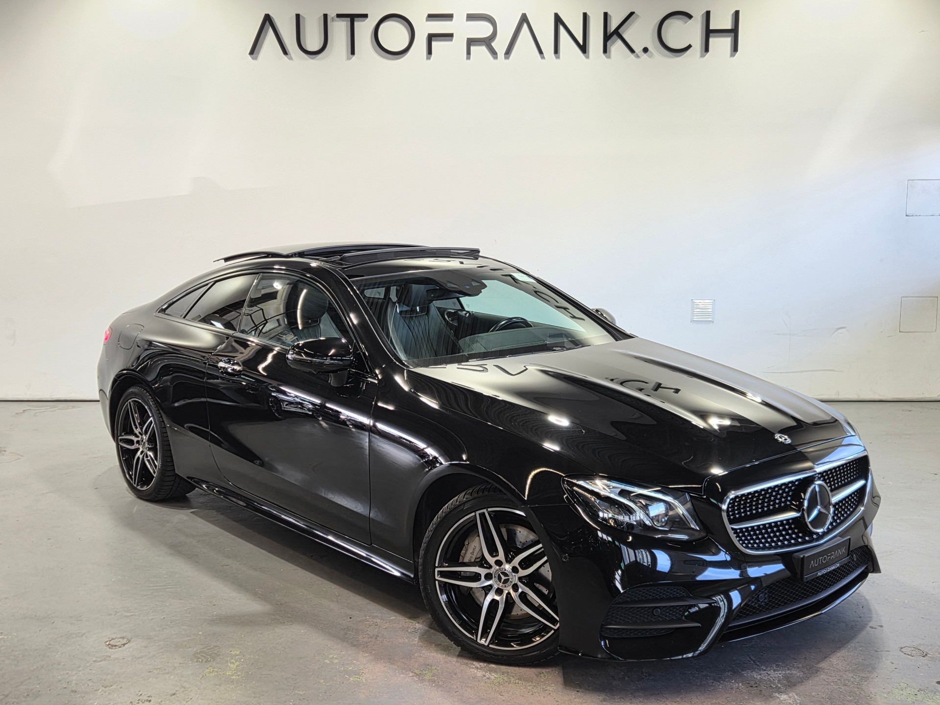 MERCEDES-BENZ E 400 AMG Line 4matic Coupé-showroom-element-1