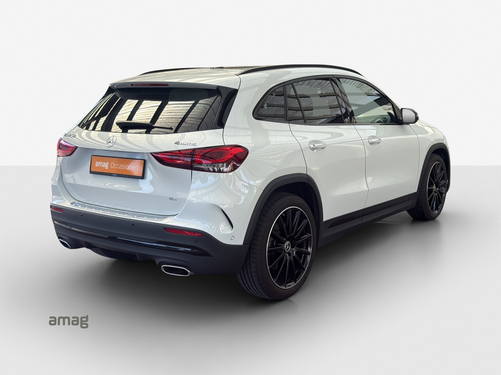 MERCEDES-BENZ GLA 250 4Matic AMG Line 8G-DCT-image-4