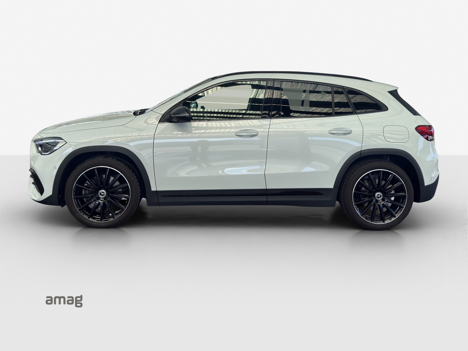 MERCEDES-BENZ GLA 250 4Matic AMG Line 8G-DCT-image-1