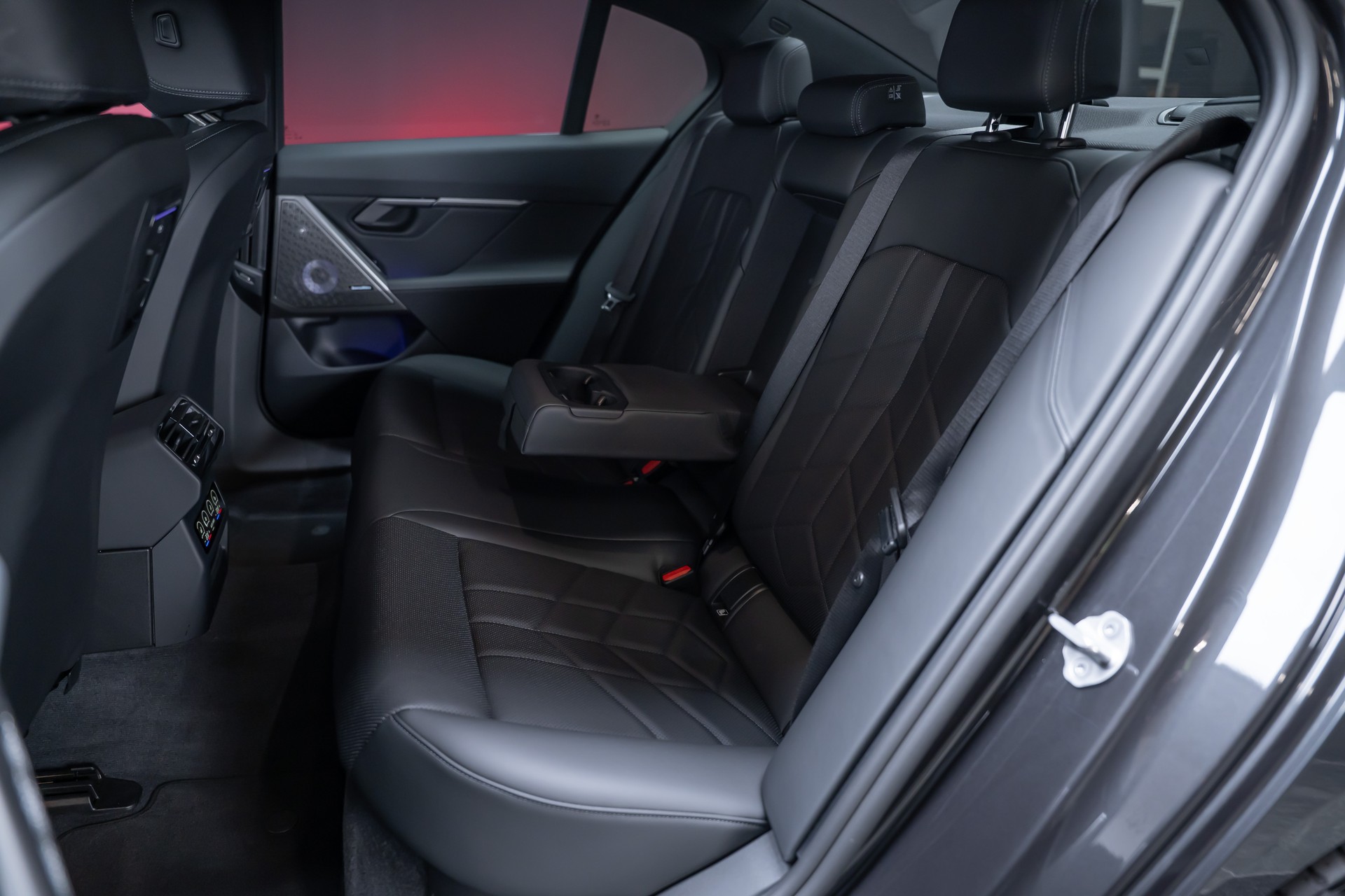 BMW 540d xDrive M Sport / Standheizung / 360°Kamera / Bowers&Wilkins / HeadUp-image-19