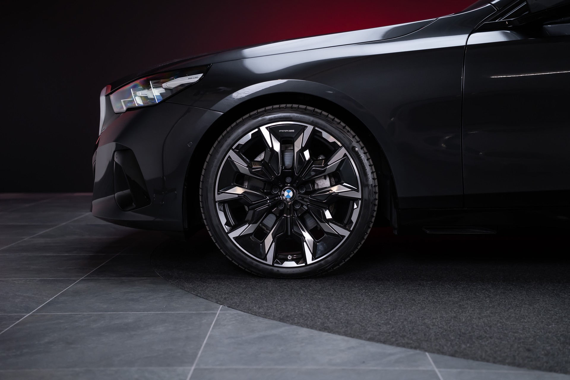 BMW 540d xDrive M Sport / Standheizung / 360°Kamera / Bowers&Wilkins / HeadUp-image-43