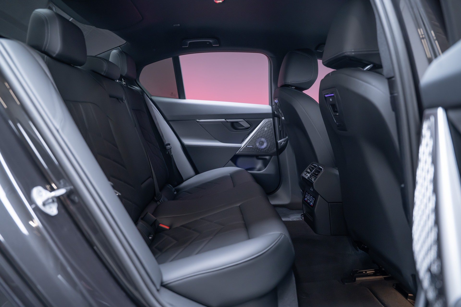 BMW 540d xDrive M Sport / Standheizung / 360°Kamera / Bowers&Wilkins / HeadUp-image-21