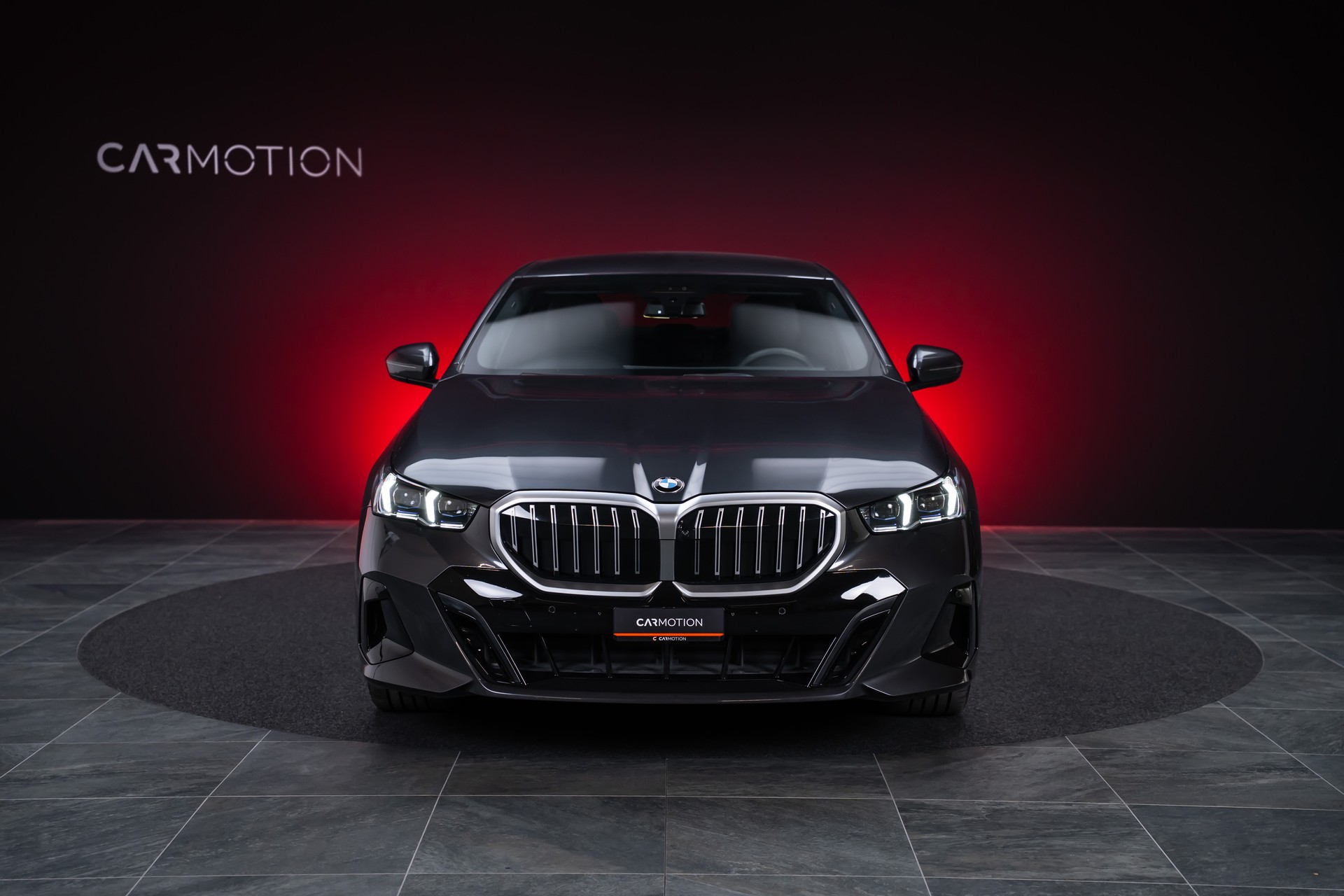 BMW 540d xDrive M Sport / 360°Kamera / Bowers&Wilkins / HeadUp-showroom-element-1
