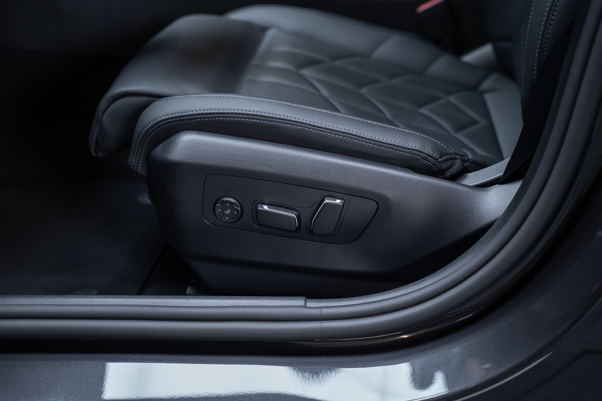 BMW 540d xDrive M Sport / Standheizung / 360°Kamera / Bowers&Wilkins / HeadUp-image-15