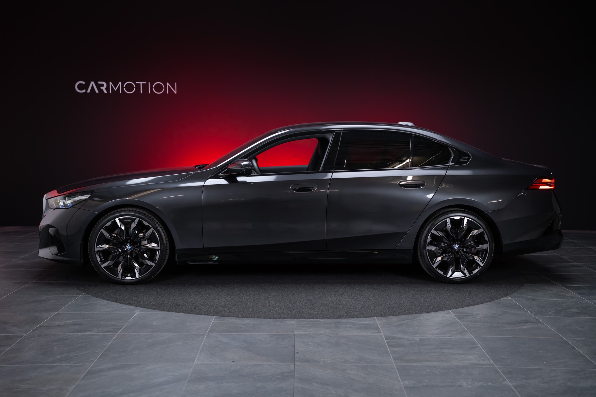 BMW 540d xDrive M Sport / Standheizung / 360°Kamera / Bowers&Wilkins / HeadUp-image-9