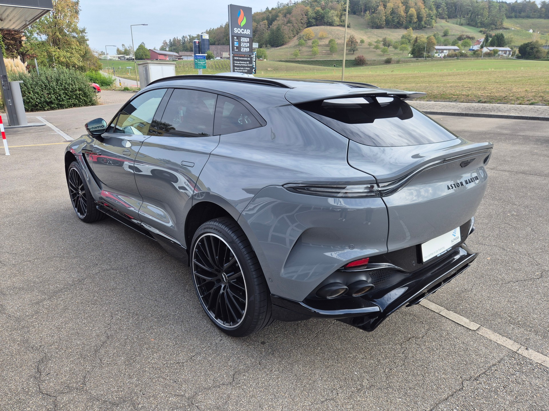 ASTON MARTIN DBX 4.0 V8-image-6