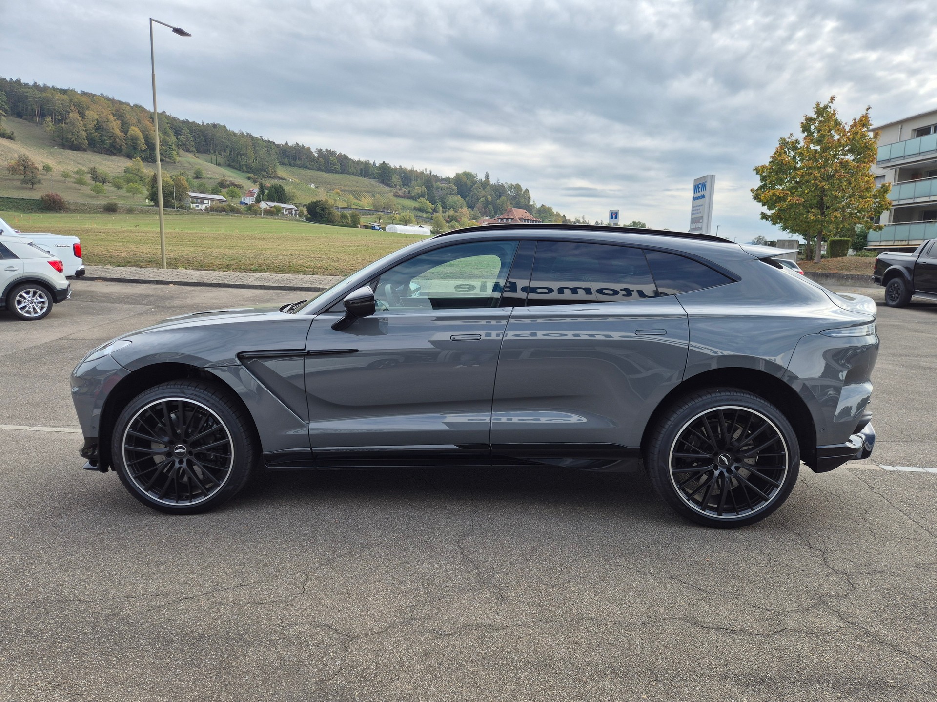 ASTON MARTIN DBX 4.0 V8-image-7