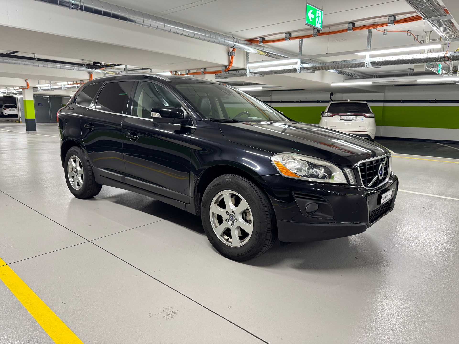 VOLVO XC60 2.4D AWD Summum-image-2