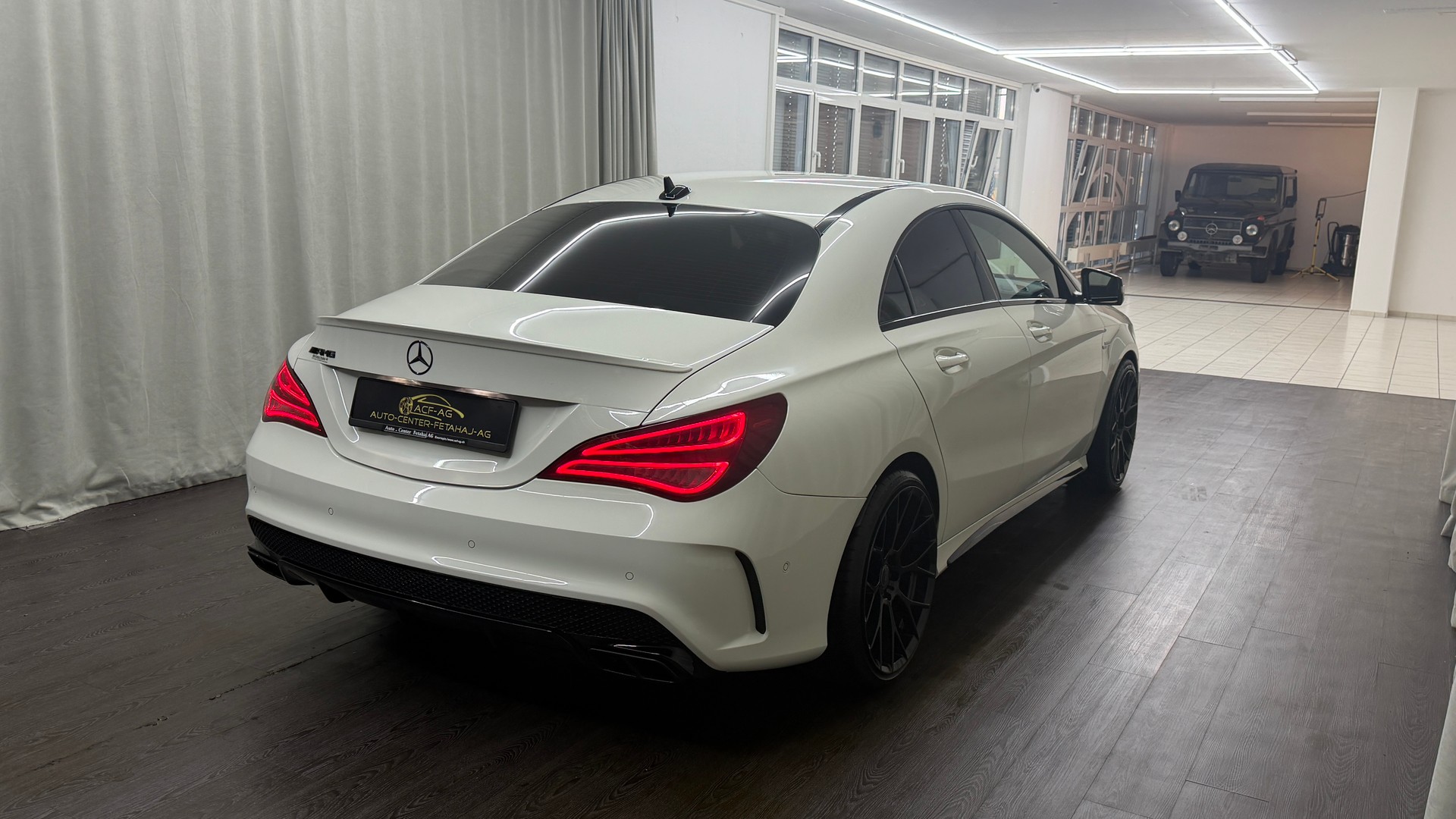 MERCEDES-BENZ CLA 45 AMG 4Matic Speedshift-showroom-element-3