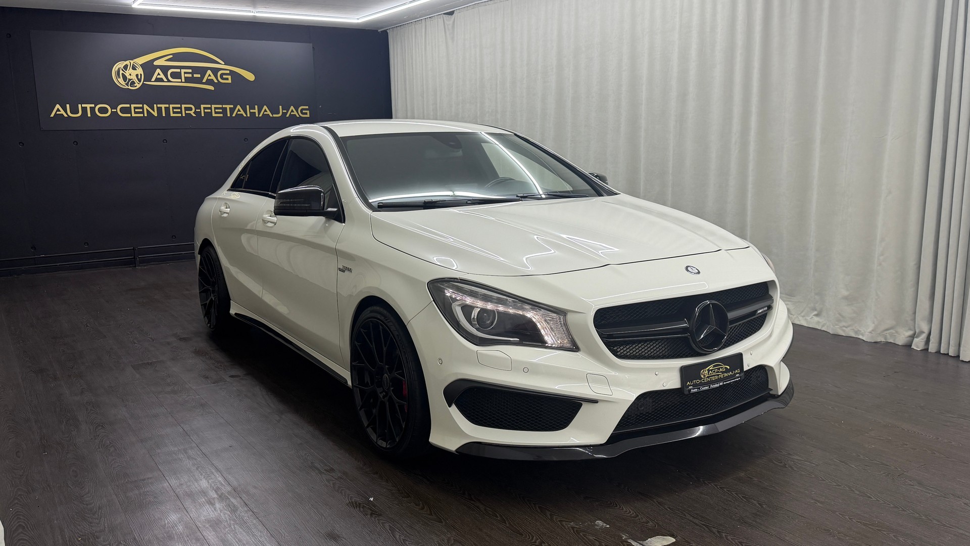 MERCEDES-BENZ CLA 45 AMG 4Matic Speedshift-showroom-element-2
