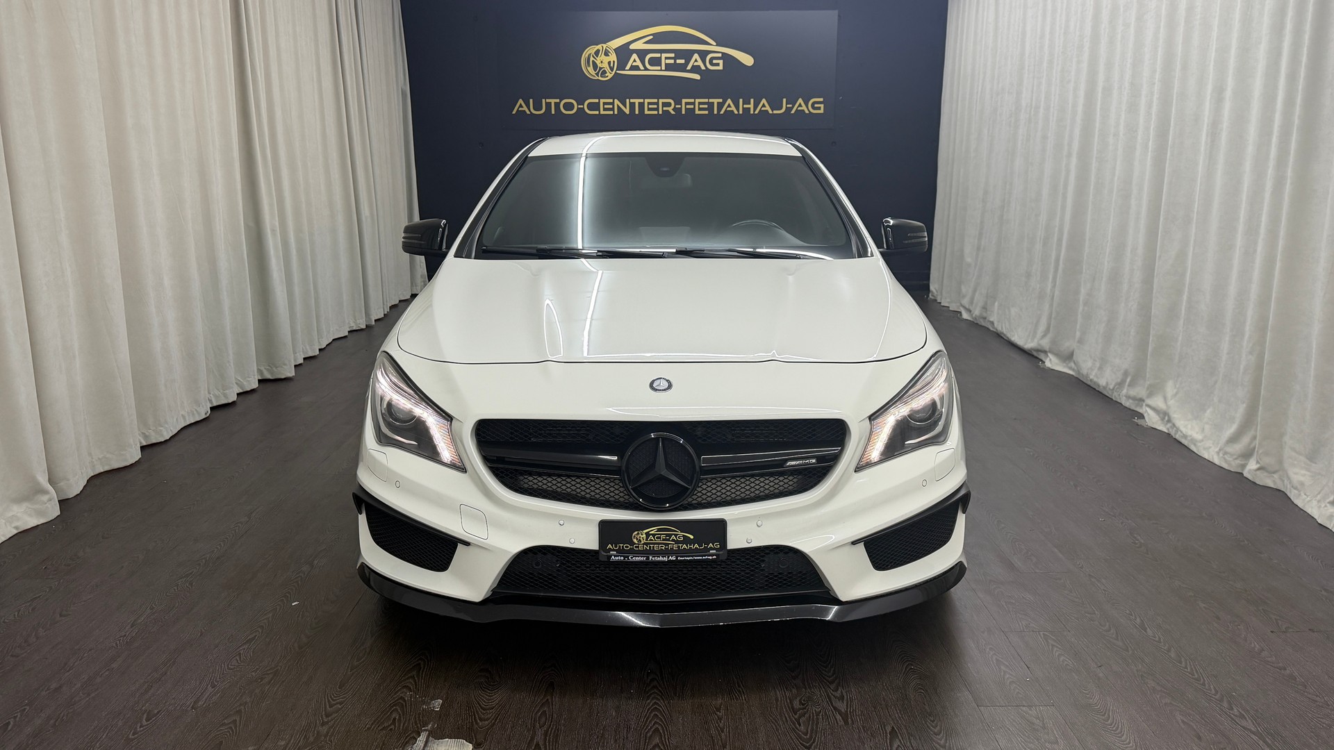MERCEDES-BENZ CLA 45 AMG 4Matic Speedshift-showroom-element-1
