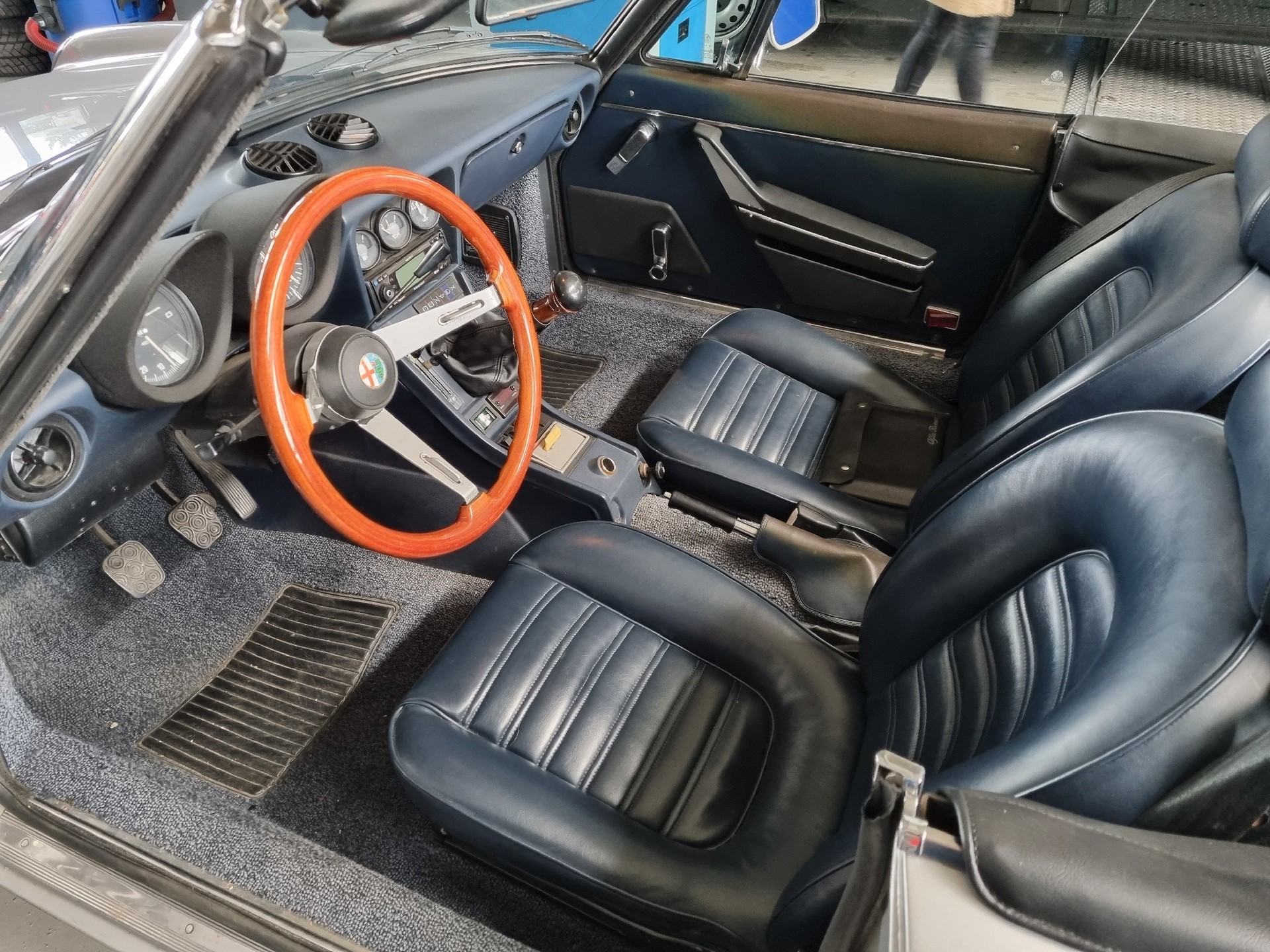 ALFA ROMEO Spider 2.0 (Veloce)-image-7