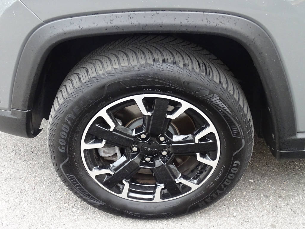 JEEP Compass 1.3 Trailhawk 4XE-showroom-element-1