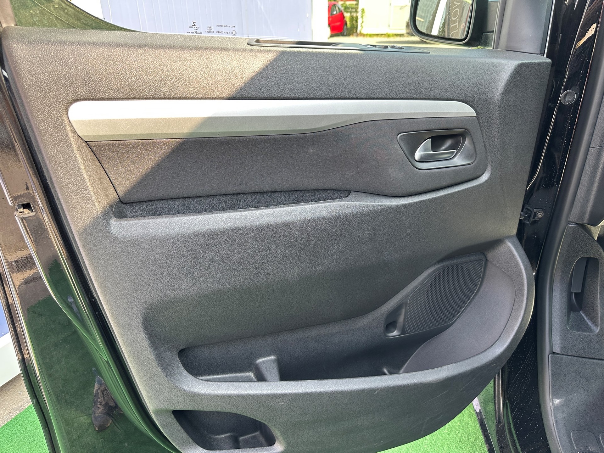 CITROEN Spacetourer 2.0 BlueHDi Business XL EAT-image-9