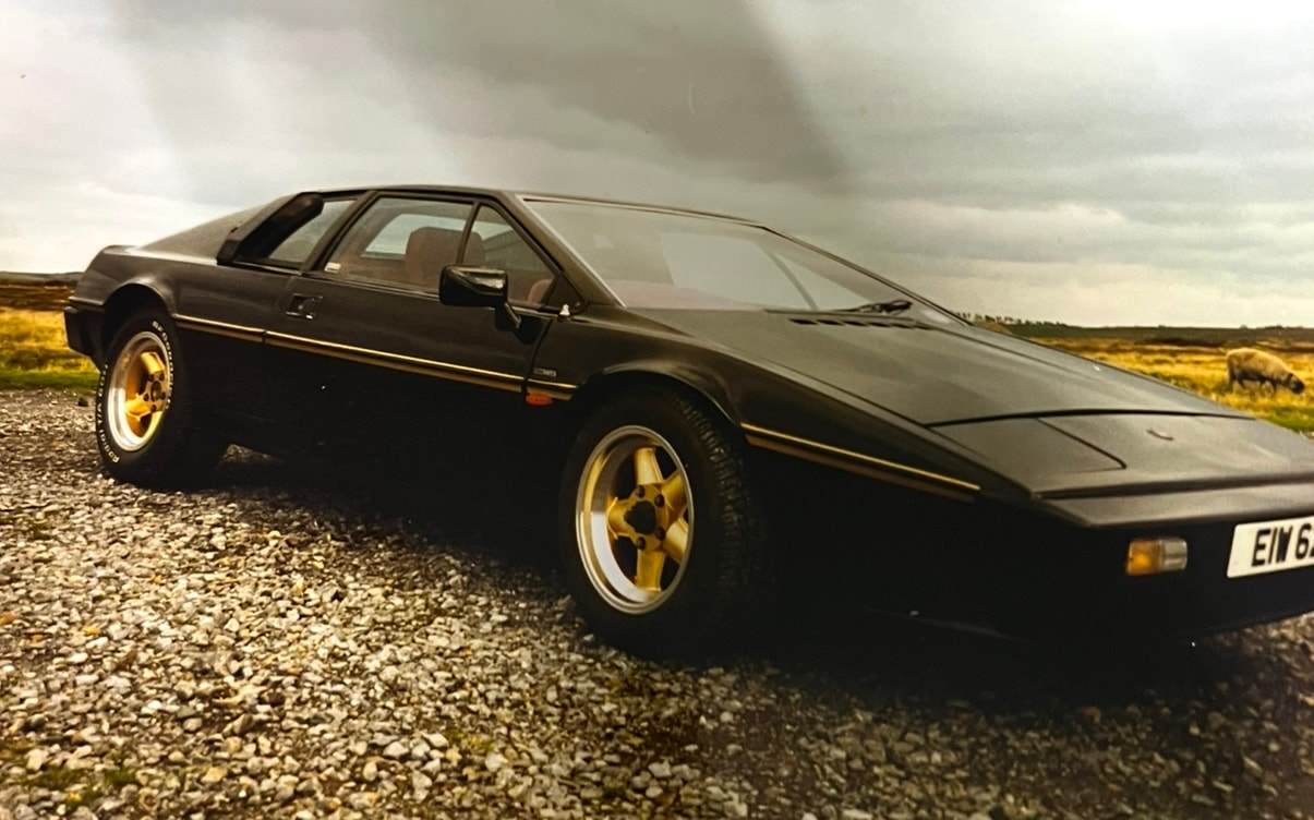 LOTUS Esprit S3 John Player Design