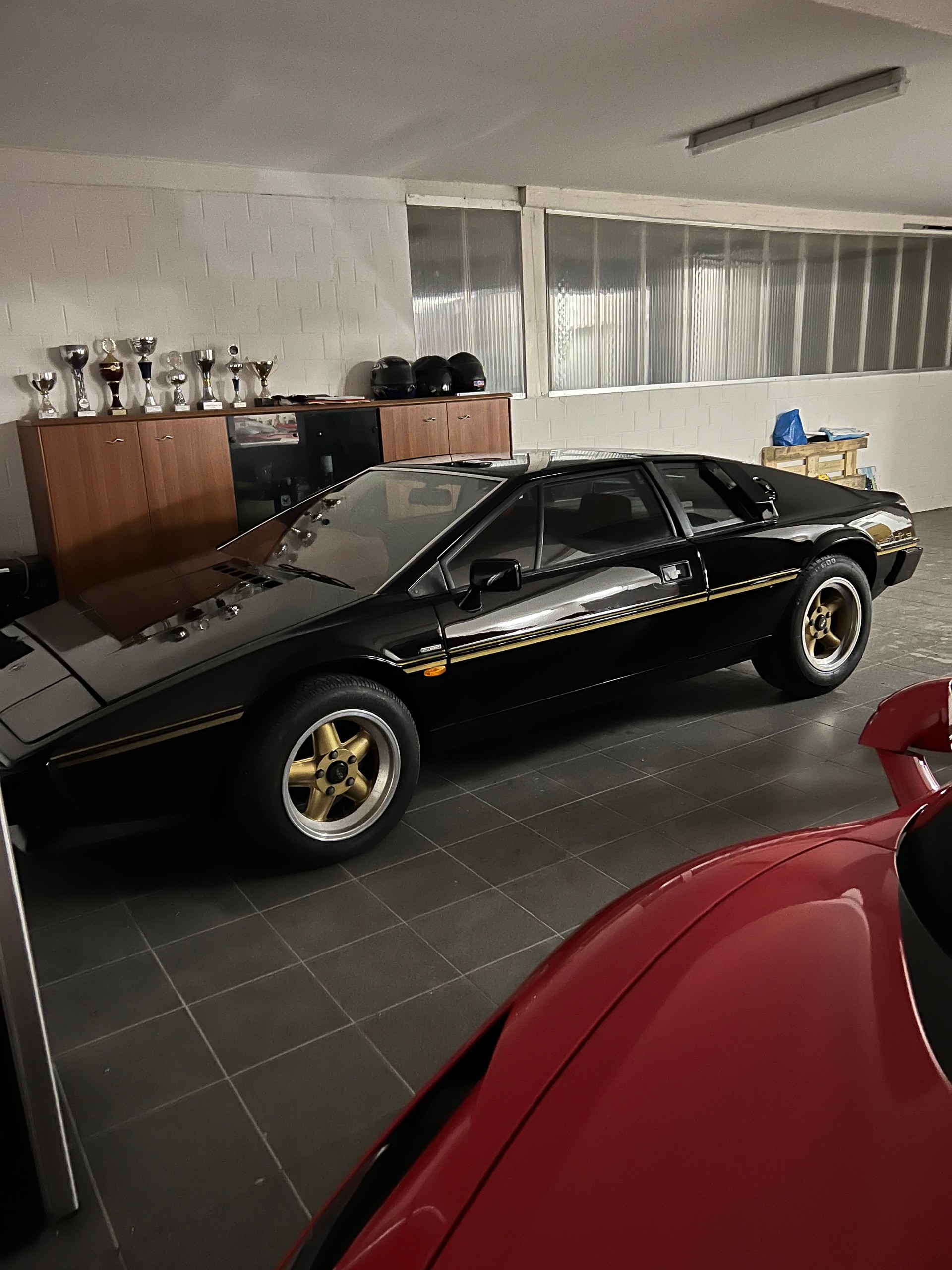 LOTUS Esprit S3 John Player Design-image-2