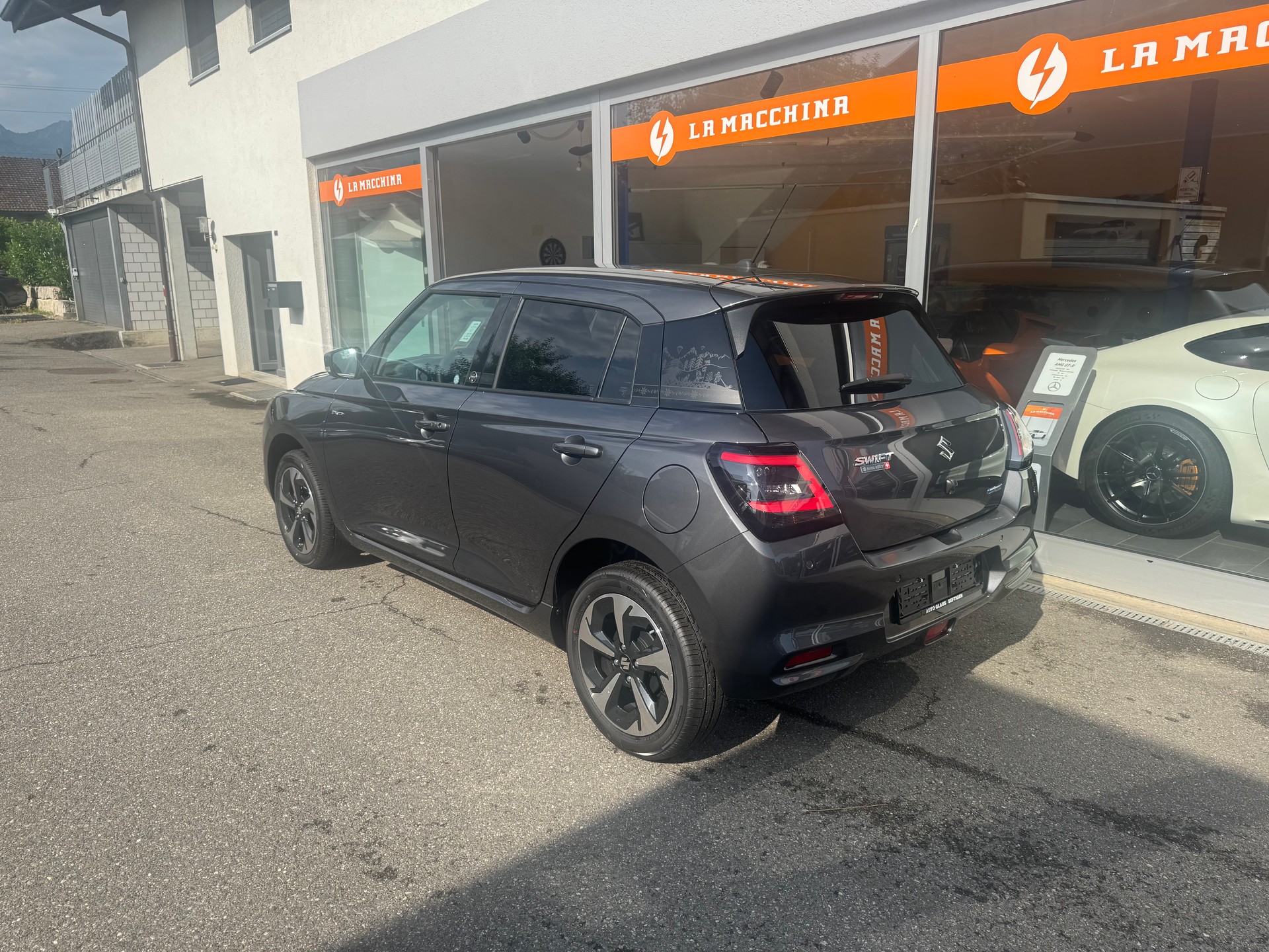 SUZUKI Swift 1.2 Tradizio Top Hybrid 4x4-showroom-element-3