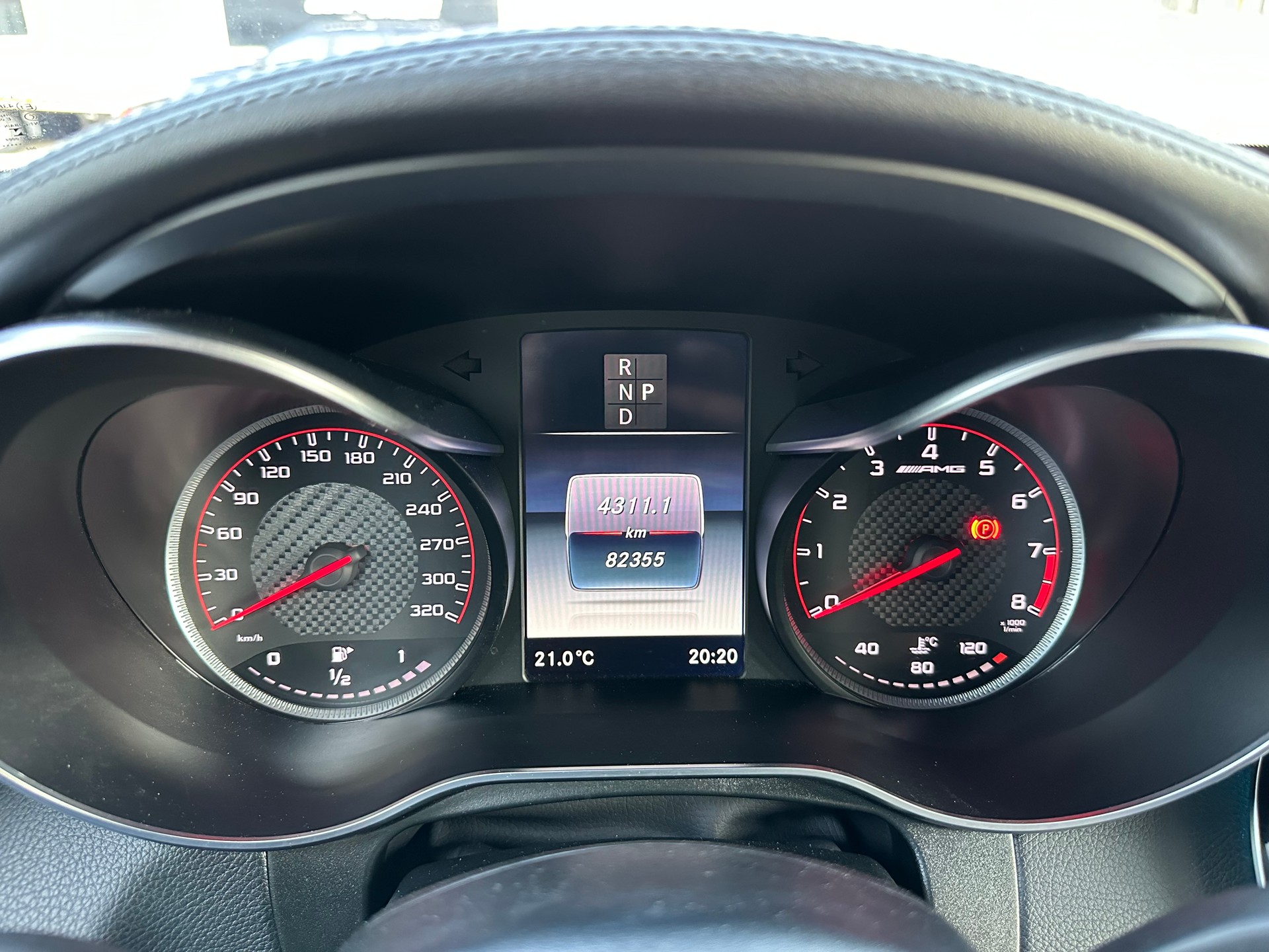 MERCEDES-BENZ GLC 63 S AMG 4Matic+ 9G-Tronic-image-11