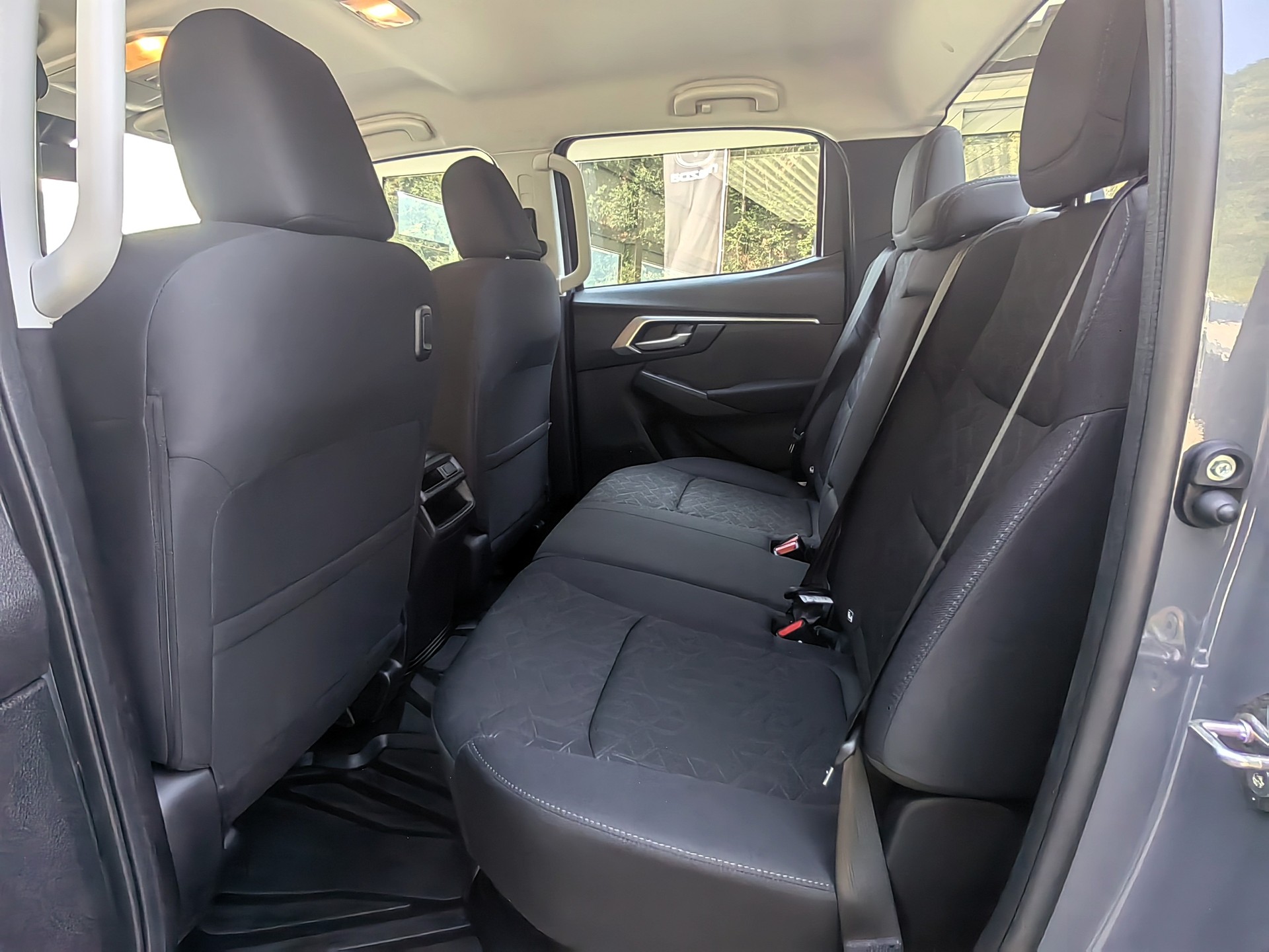 ISUZU D-Max Crew Pick-up 1.9 DDi N60 BB+ 4x4-image-2