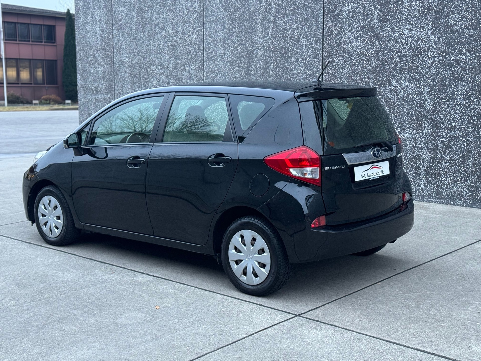 SUBARU Trezia 1.3i Swiss-image-4