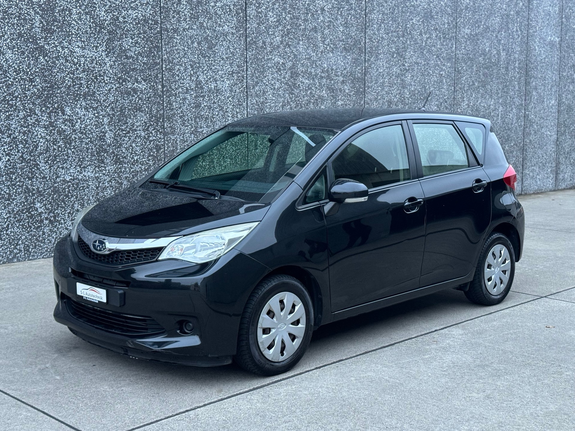 SUBARU Trezia 1.3i Swiss