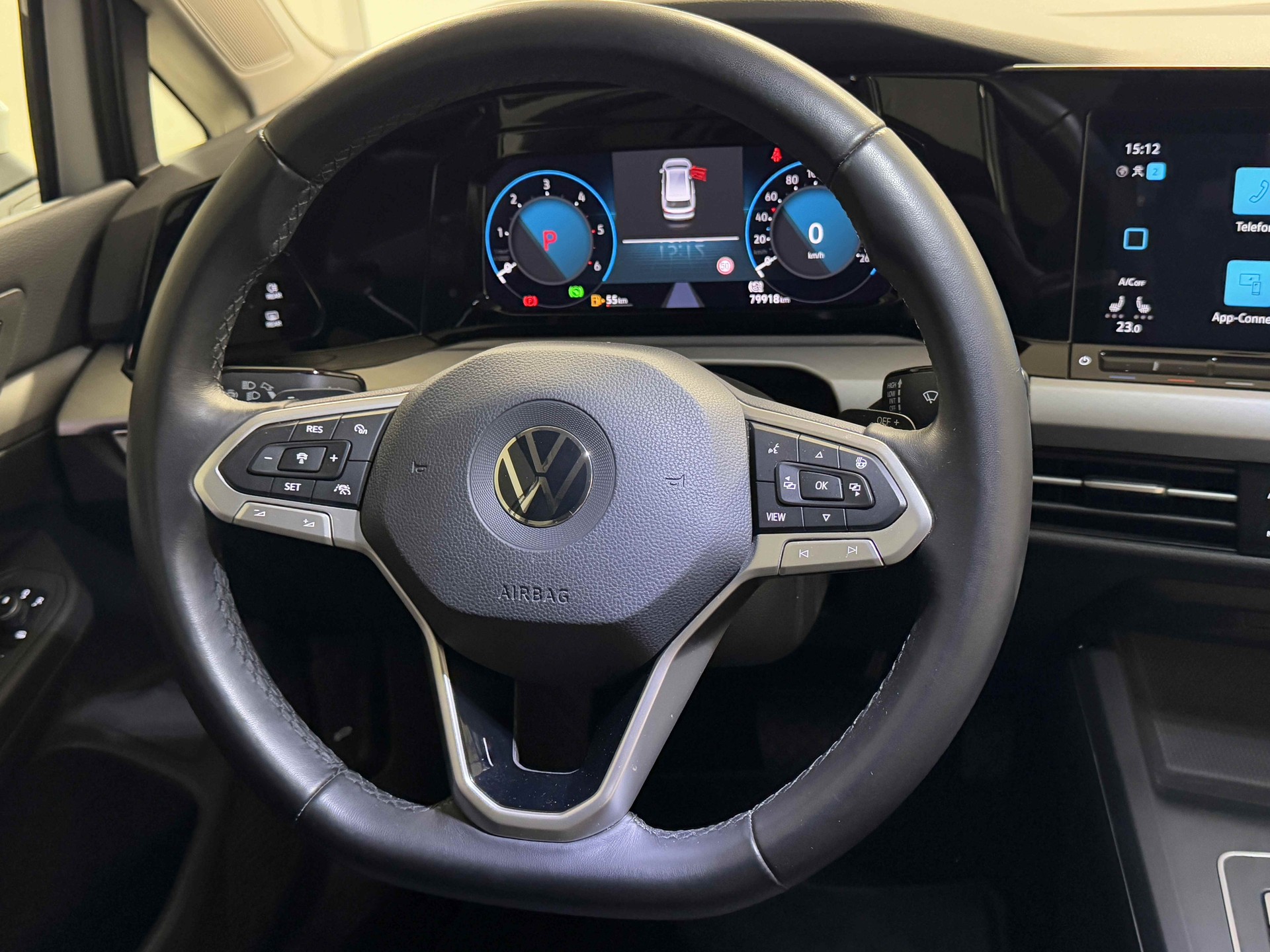 VW Golf Variant 2.0 TDI Life DSG-image-10