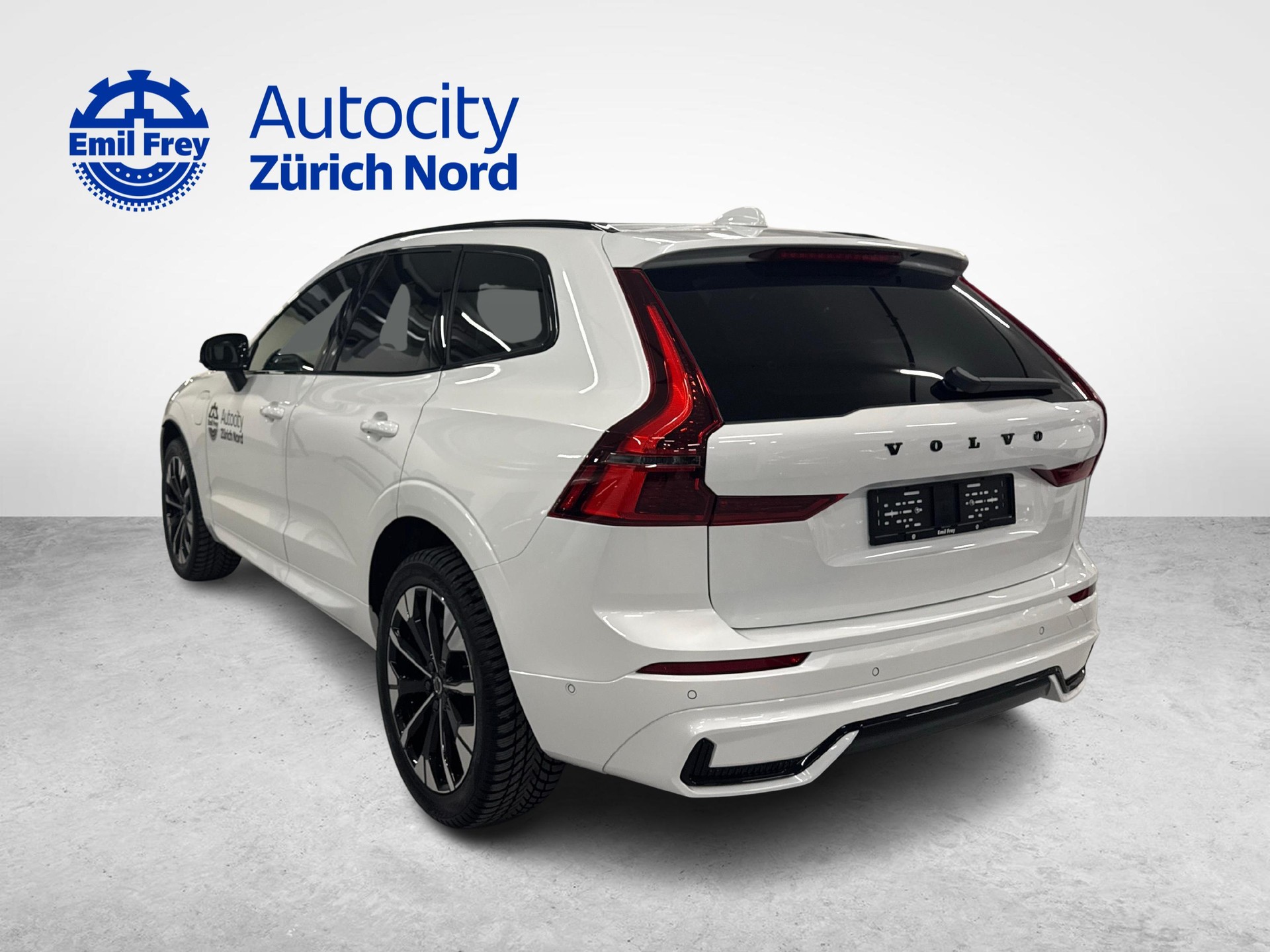 VOLVO XC60 2.0 T6 TE Black Edition eAWD-showroom-element-2