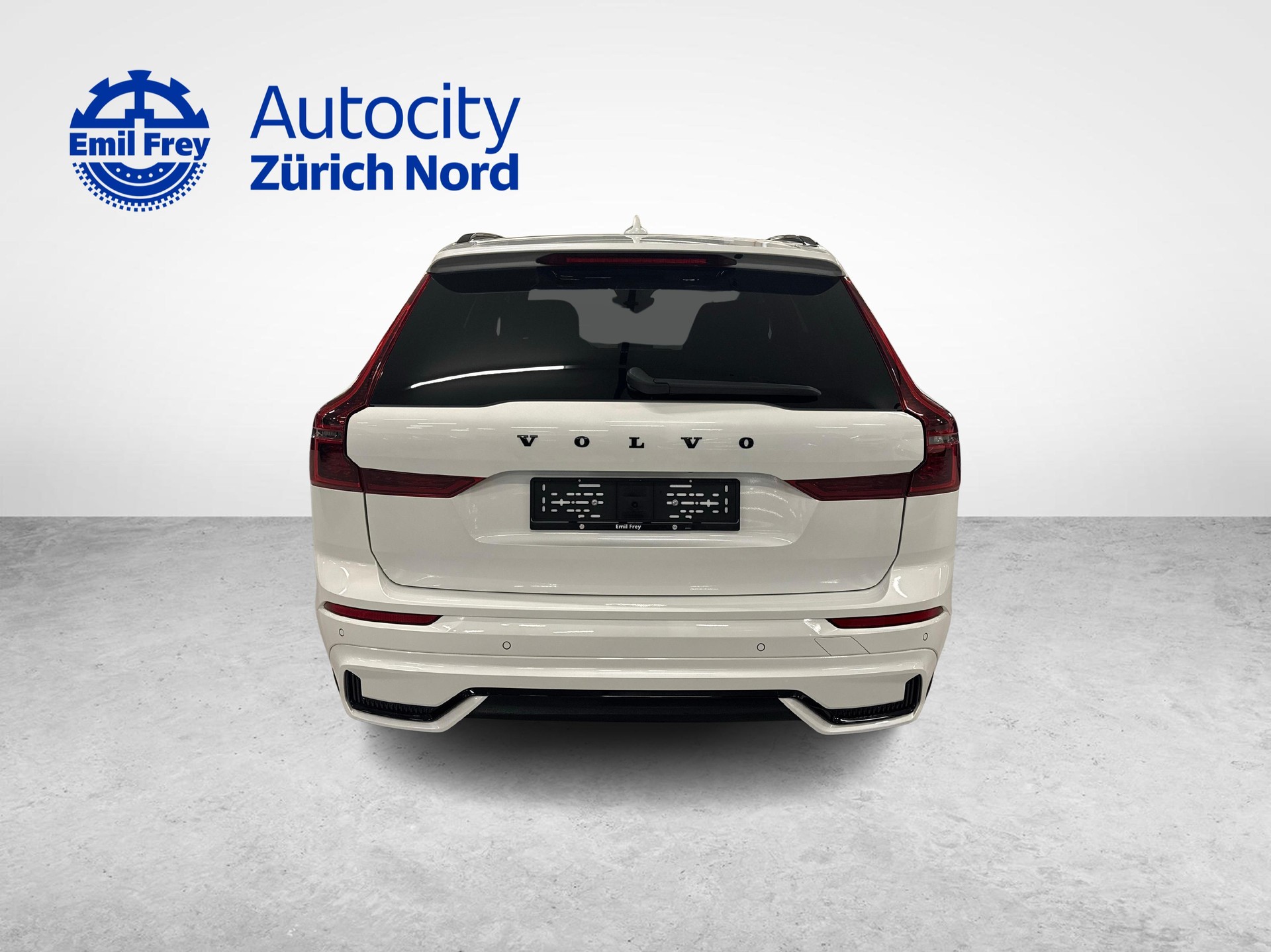 VOLVO XC60 2.0 T6 TE Black Edition eAWD-showroom-element-3